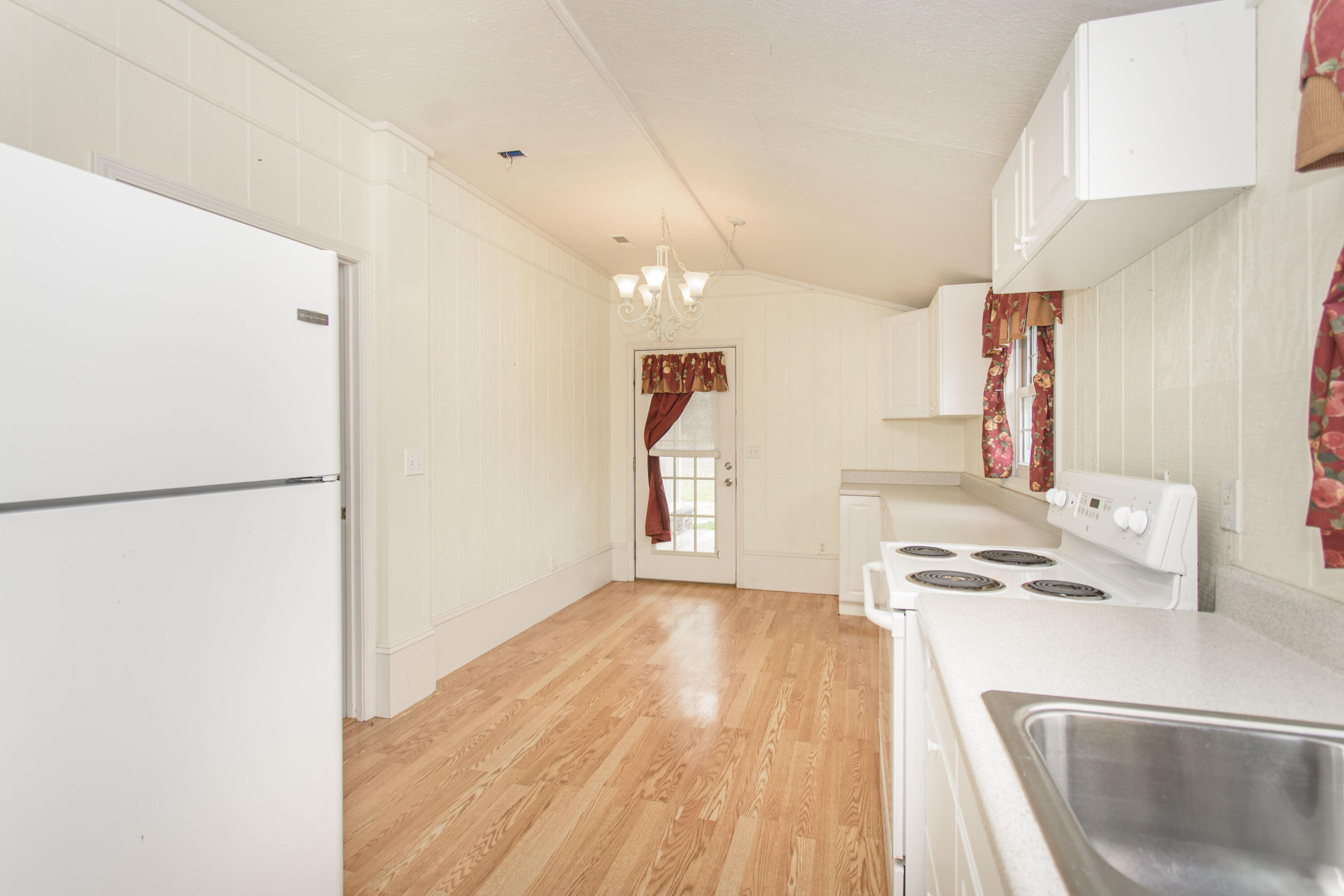 Catawba, Virginia, 24070, United States, 7 Bedrooms Bedrooms, ,6 BathroomsBathrooms,Residential,Active,1945254