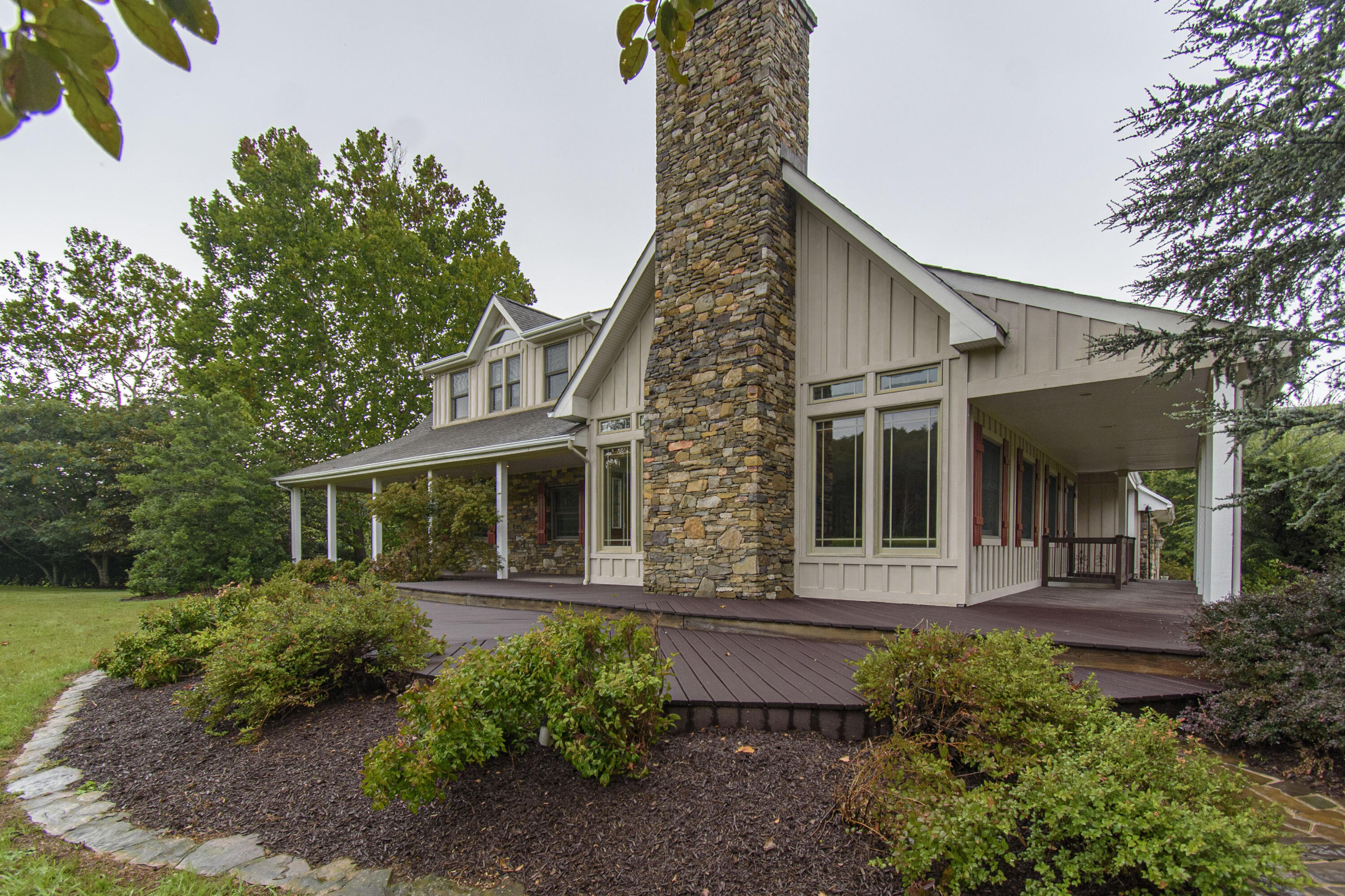 Catawba, Virginia, 24070, United States, 7 Bedrooms Bedrooms, ,6 BathroomsBathrooms,Residential,Active,1945254