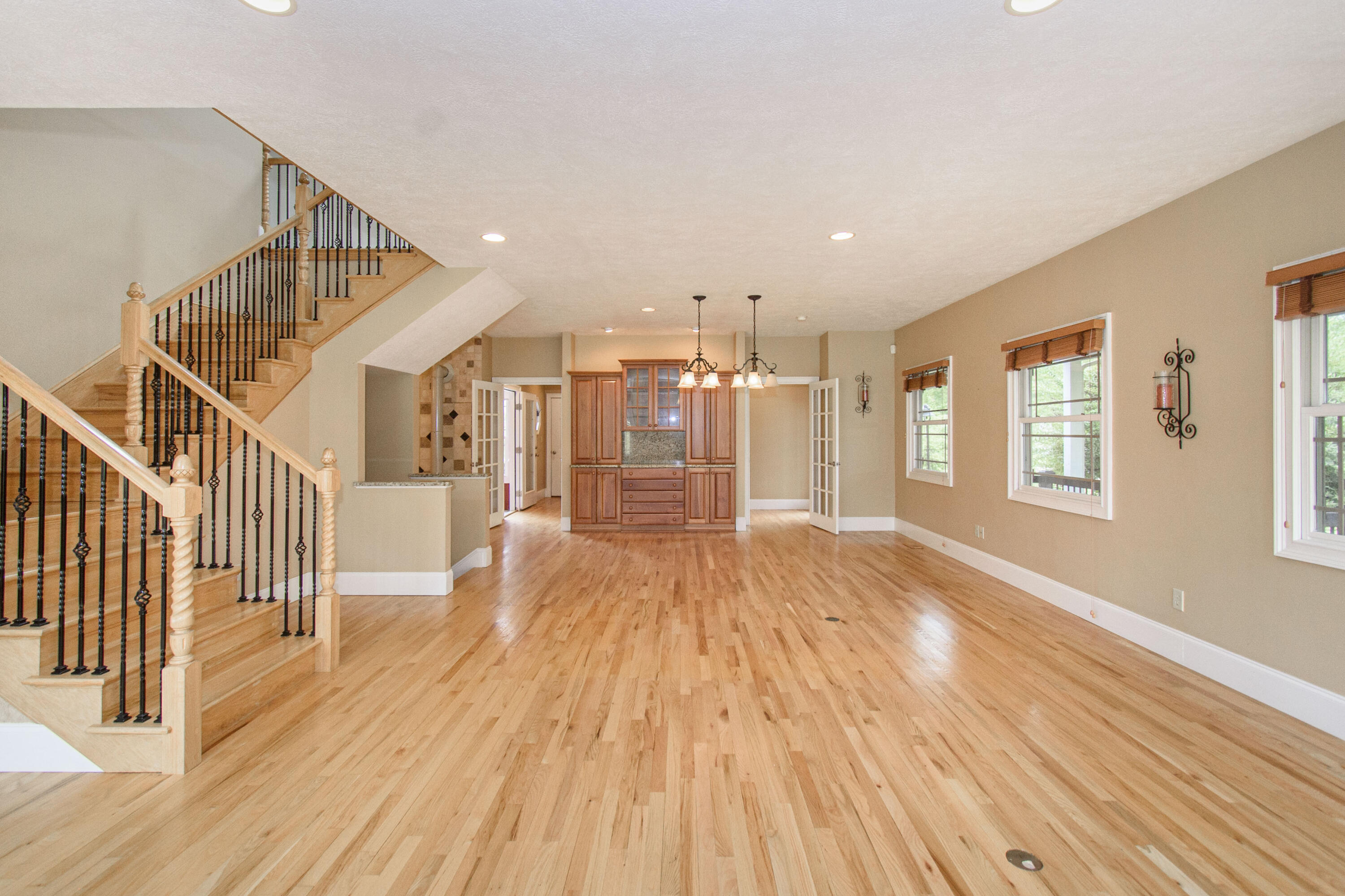 Catawba, Virginia, 24070, United States, 7 Bedrooms Bedrooms, ,6 BathroomsBathrooms,Residential,Active,1945254