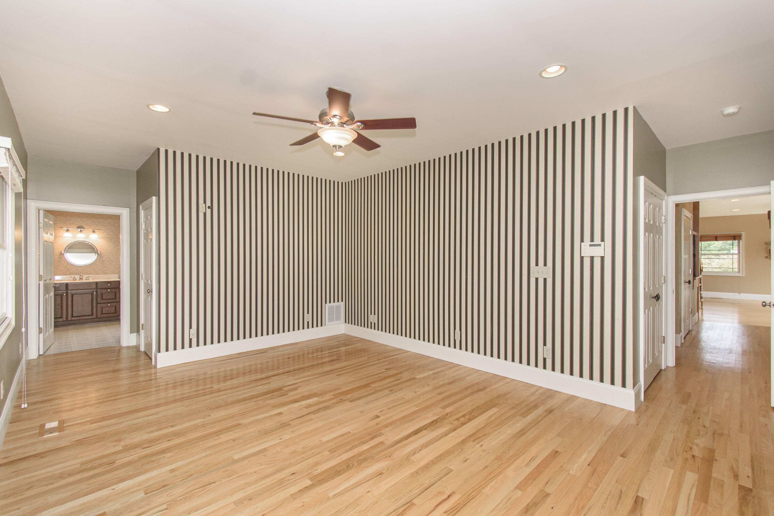 Catawba, Virginia, 24070, United States, 7 Bedrooms Bedrooms, ,6 BathroomsBathrooms,Residential,Active,1945254