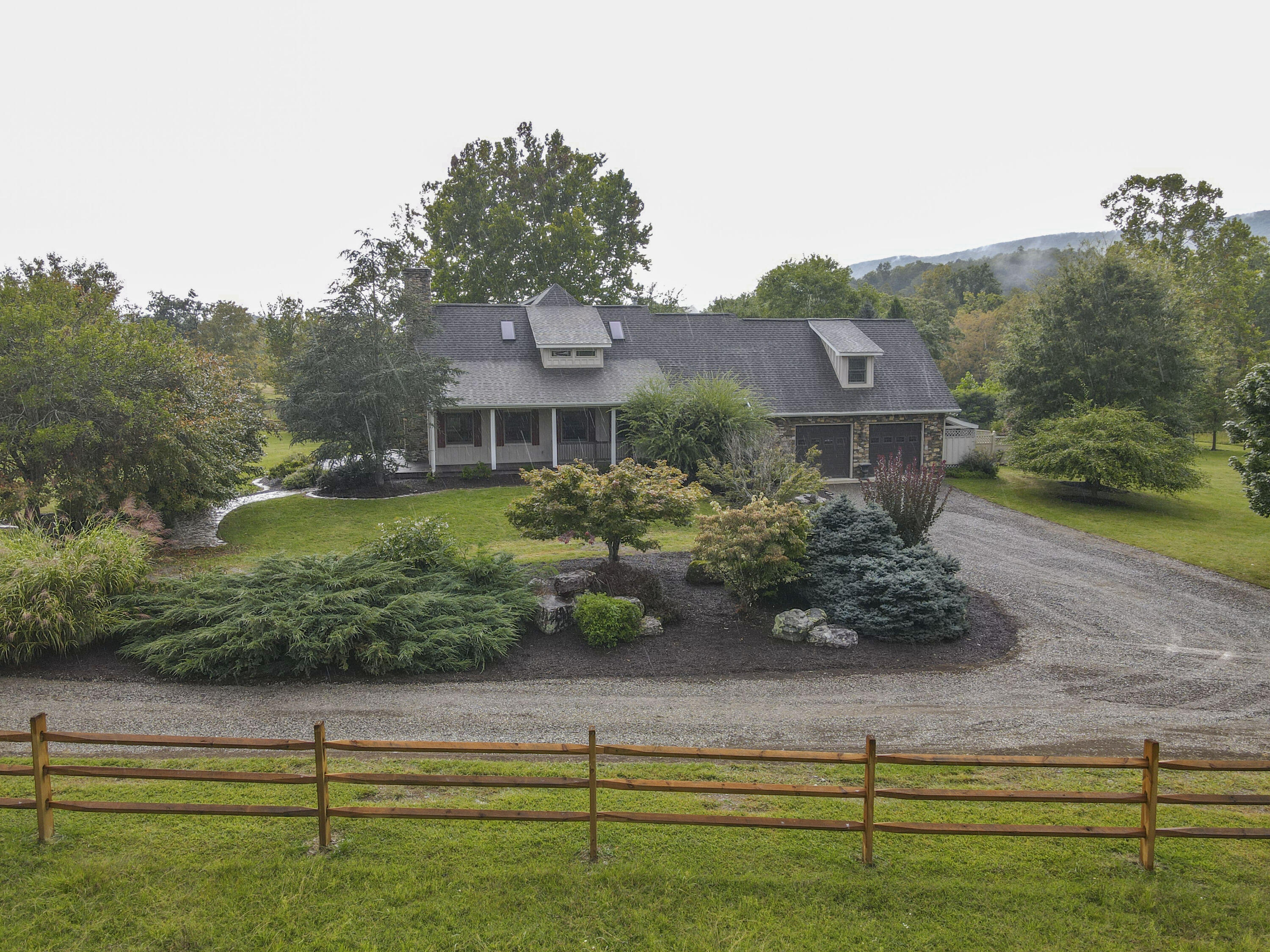 Catawba, Virginia, 24070, United States, 7 Bedrooms Bedrooms, ,6 BathroomsBathrooms,Residential,Active,1945254
