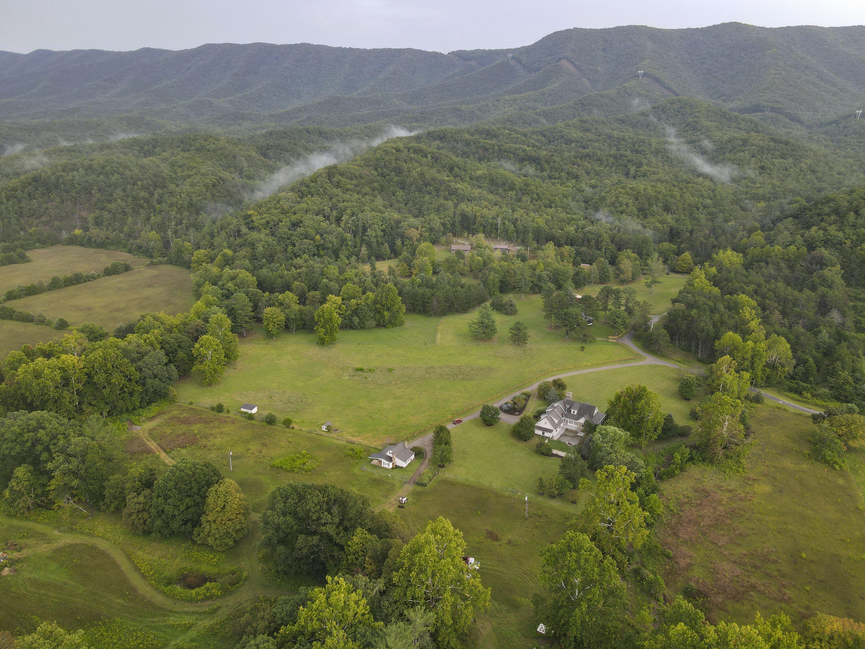 Catawba, Virginia, 24070, United States, 7 Bedrooms Bedrooms, ,6 BathroomsBathrooms,Residential,Active,1945254