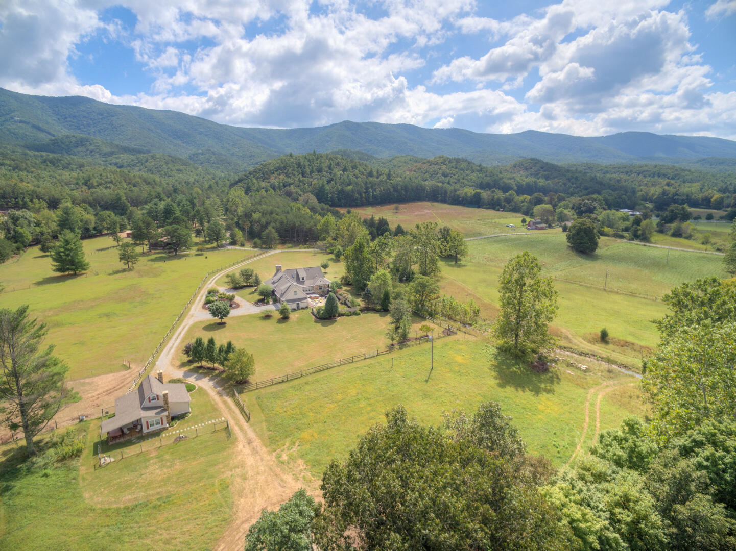 Catawba, Virginia, 24070, United States, 7 Bedrooms Bedrooms, ,6 BathroomsBathrooms,Residential,Active,1945254