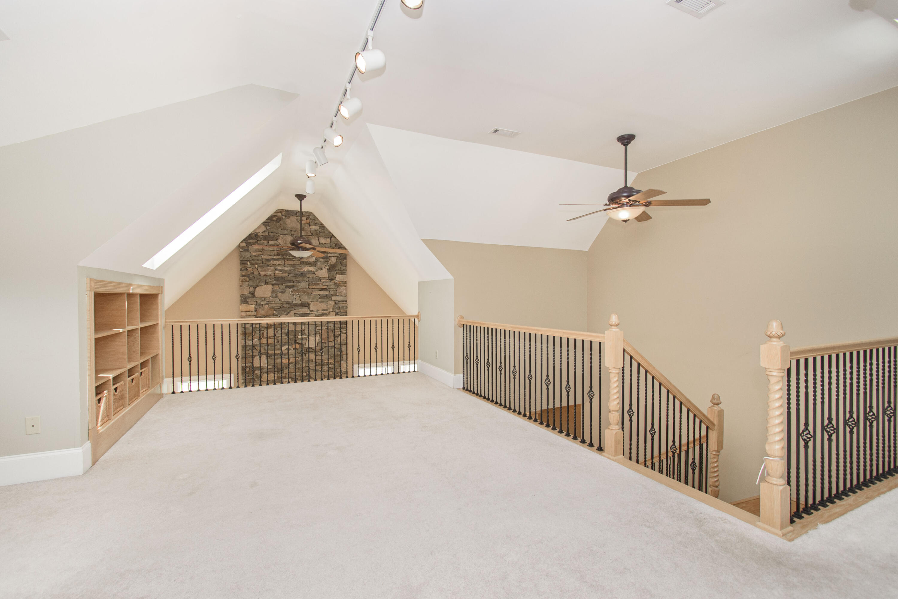 Catawba, Virginia, 24070, United States, 7 Bedrooms Bedrooms, ,6 BathroomsBathrooms,Residential,Active,1945254