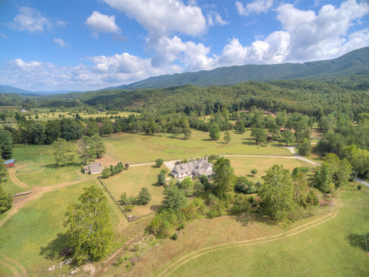 Catawba, Virginia, 24070, United States, 7 Bedrooms Bedrooms, ,6 BathroomsBathrooms,Residential,Active,1945254
