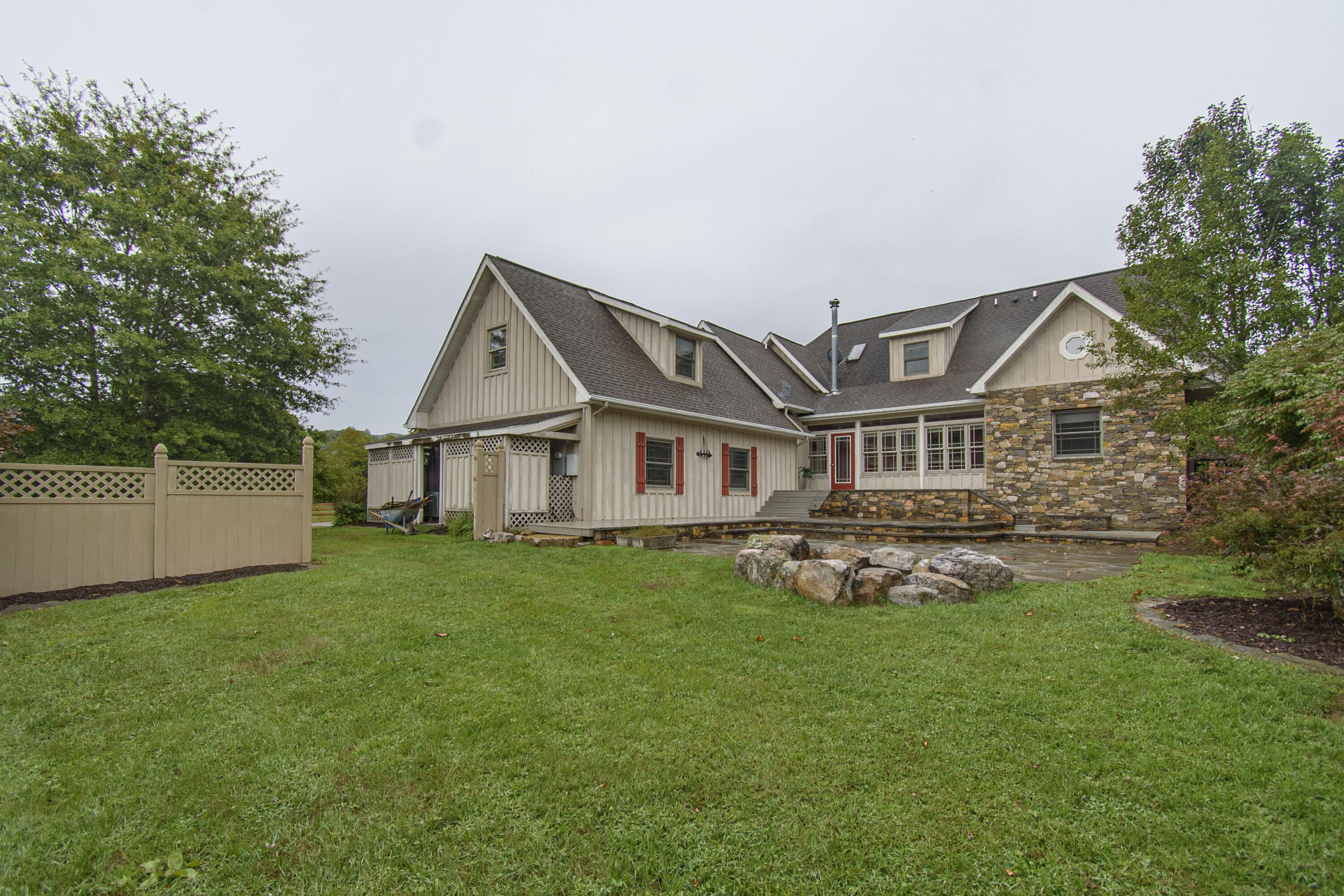 Catawba, Virginia, 24070, United States, 7 Bedrooms Bedrooms, ,6 BathroomsBathrooms,Residential,Active,1945254