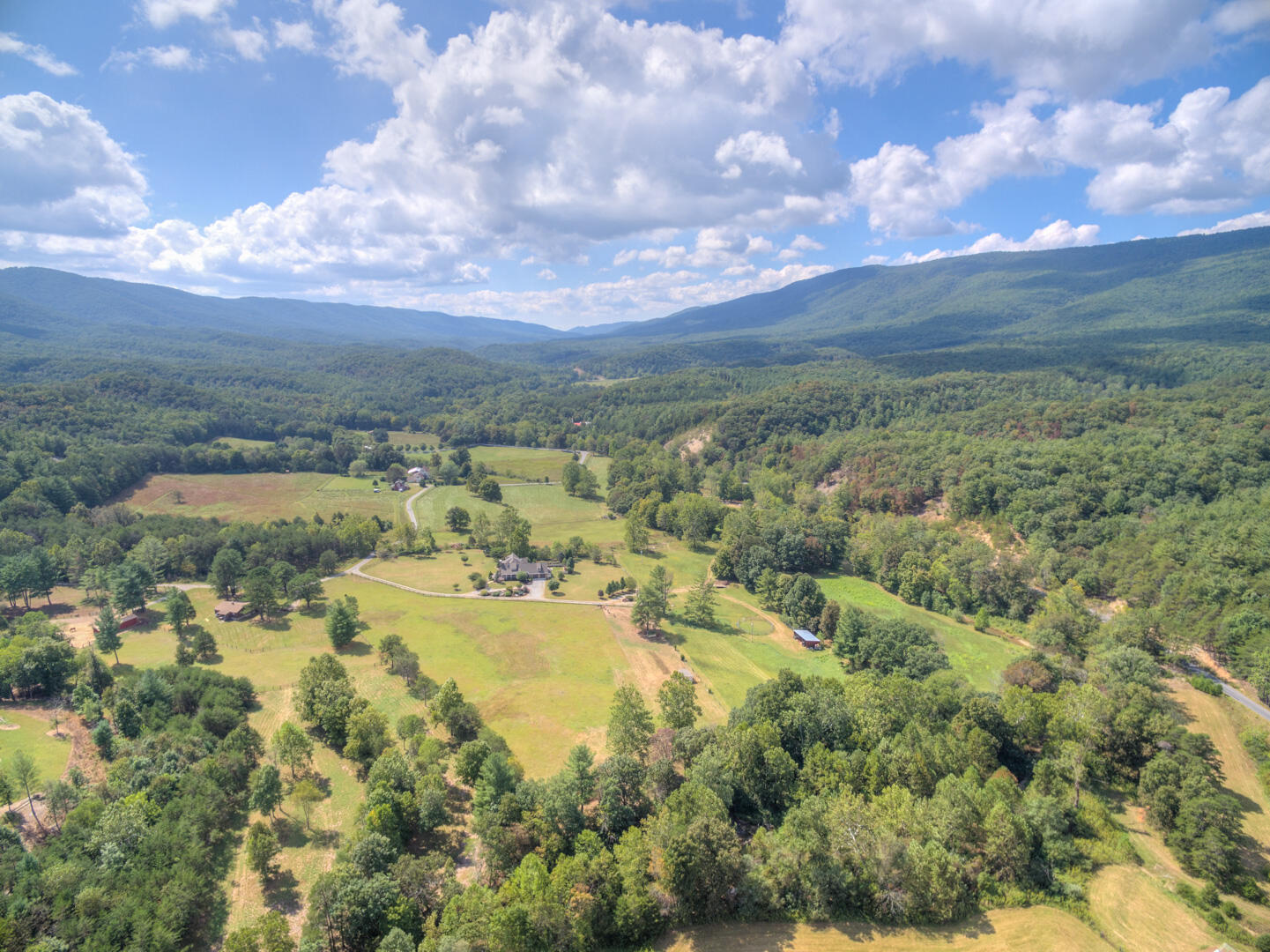 Catawba, Virginia, 24070, United States, 7 Bedrooms Bedrooms, ,6 BathroomsBathrooms,Residential,Active,1945254