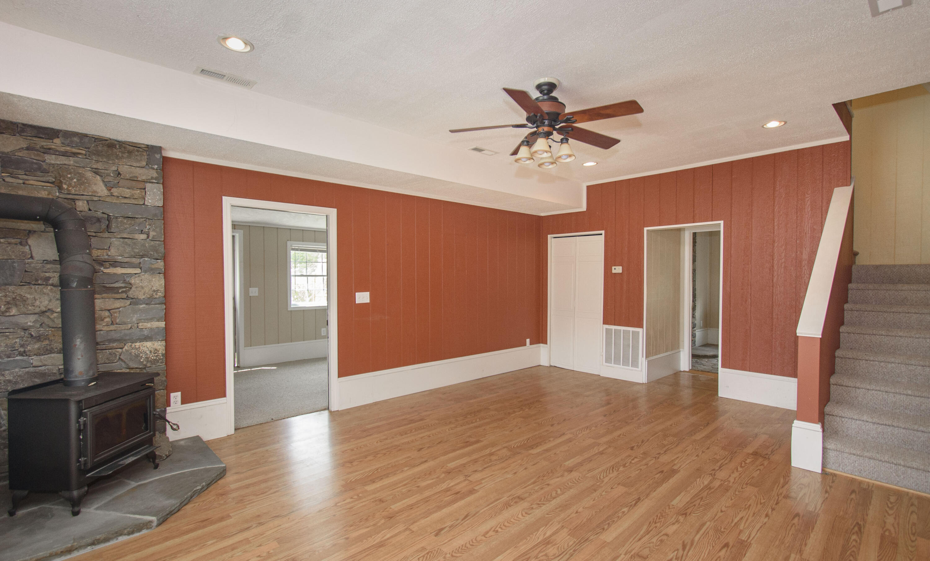 Catawba, Virginia, 24070, United States, 7 Bedrooms Bedrooms, ,6 BathroomsBathrooms,Residential,Active,1945254