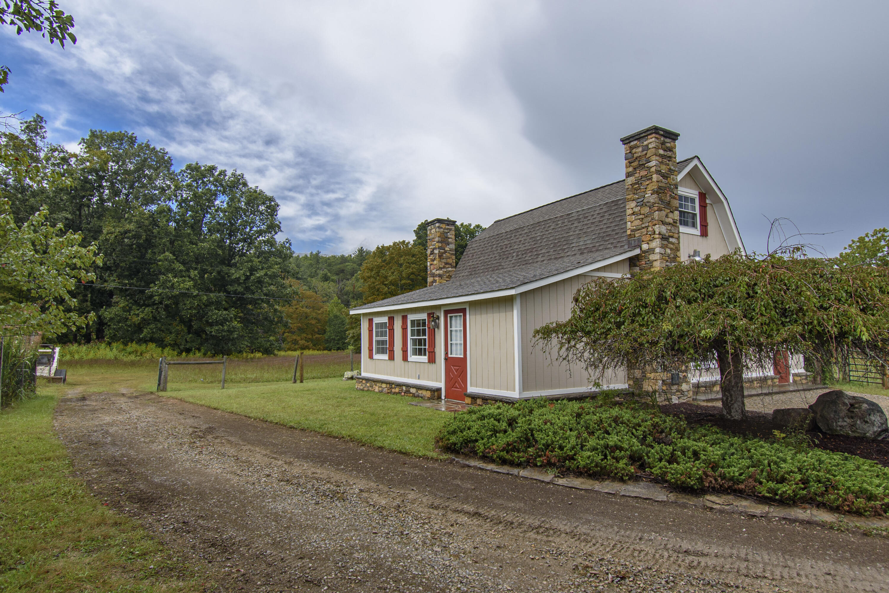 Catawba, Virginia, 24070, United States, 7 Bedrooms Bedrooms, ,6 BathroomsBathrooms,Residential,Active,1945254