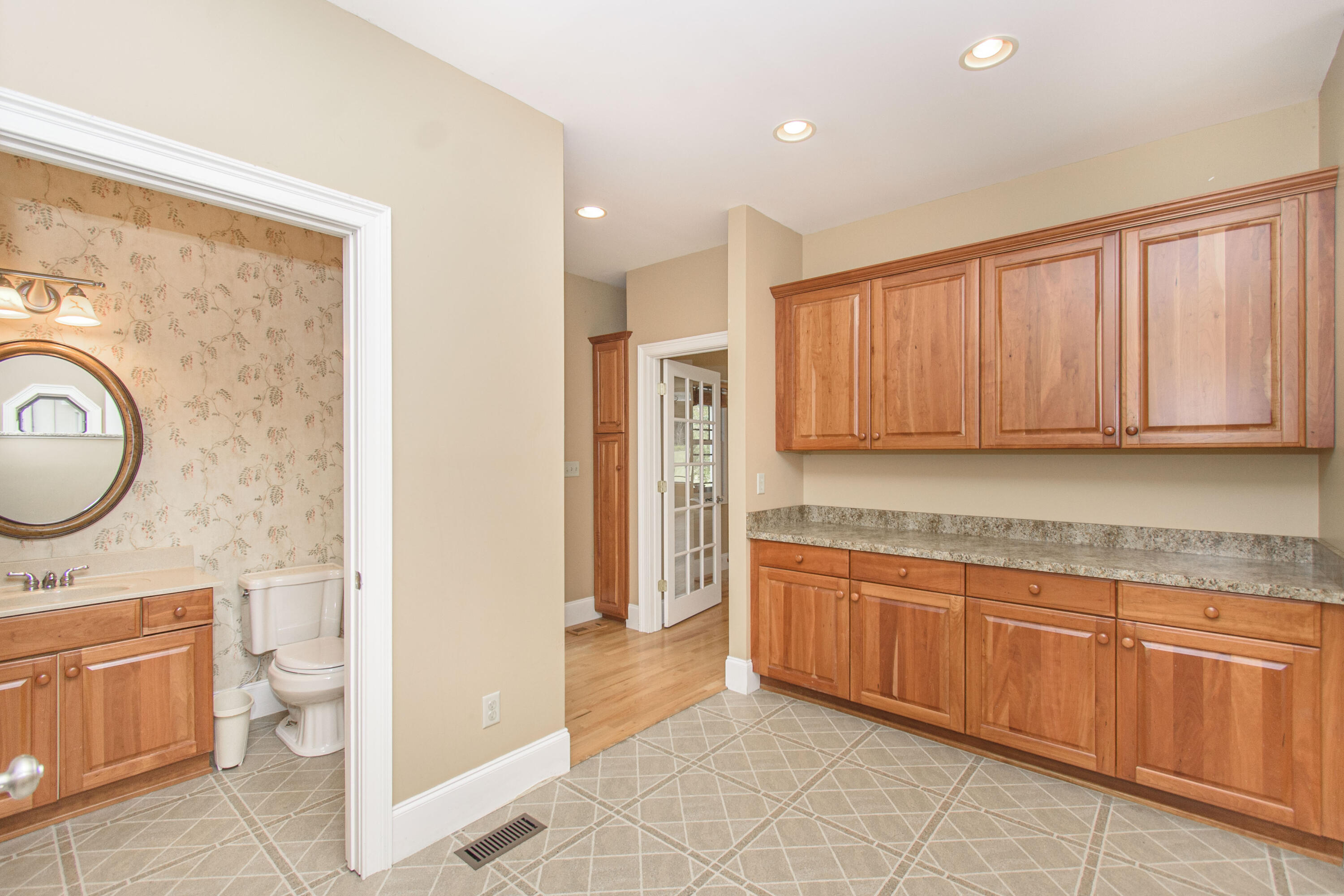 Catawba, Virginia, 24070, United States, 7 Bedrooms Bedrooms, ,6 BathroomsBathrooms,Residential,Active,1945254
