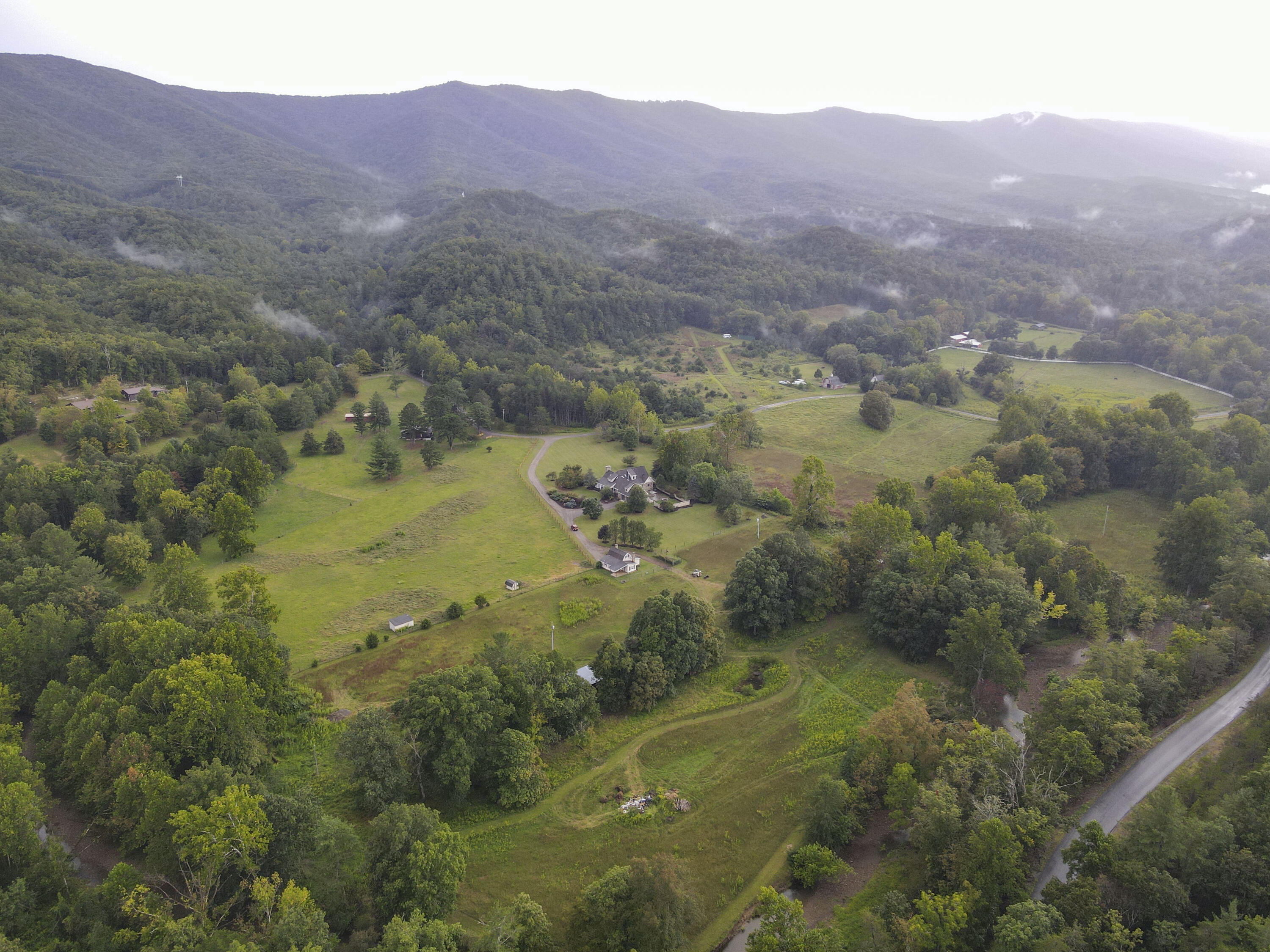 Catawba, Virginia, 24070, United States, 7 Bedrooms Bedrooms, ,6 BathroomsBathrooms,Residential,Active,1945254