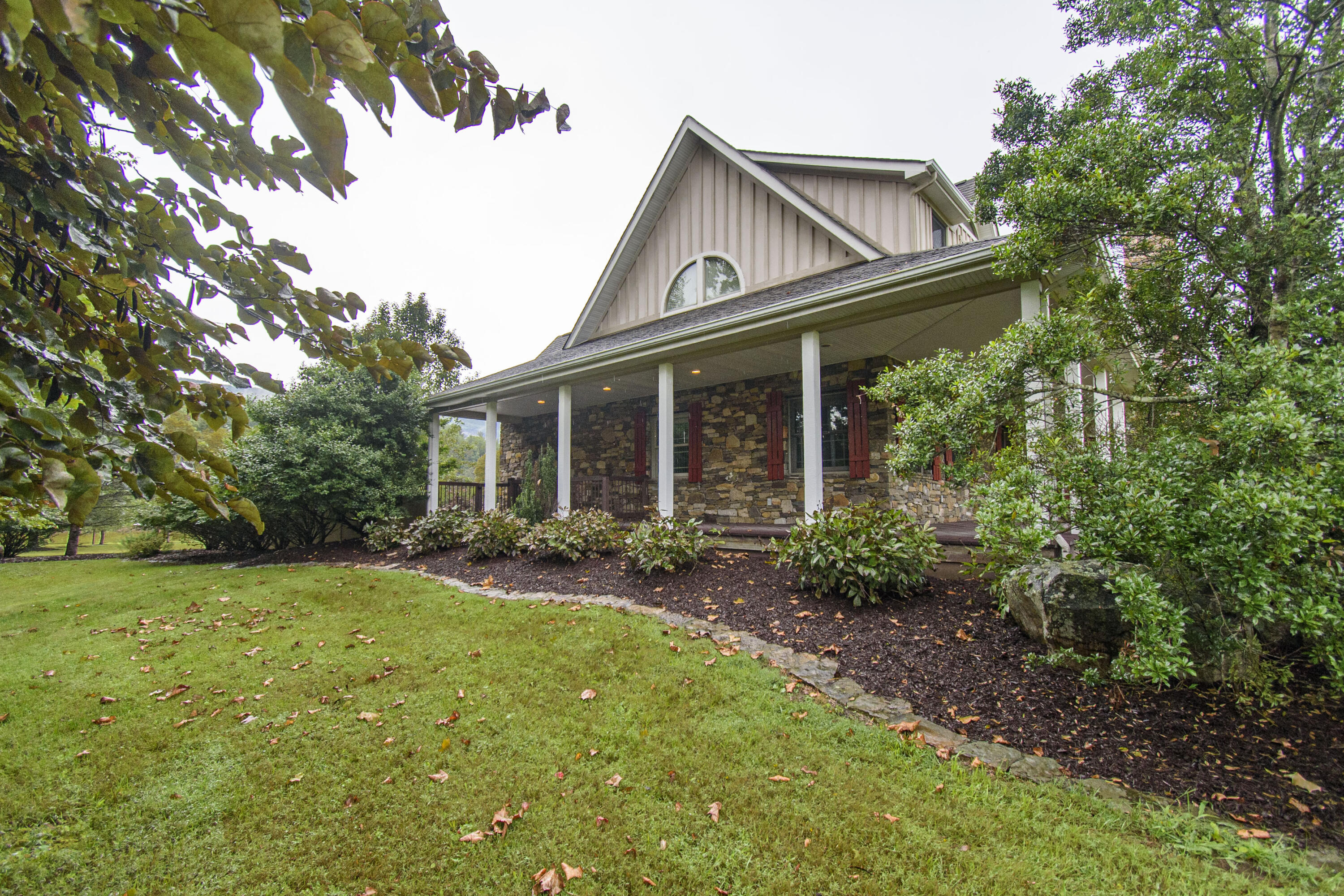 Catawba, Virginia, 24070, United States, 7 Bedrooms Bedrooms, ,6 BathroomsBathrooms,Residential,Active,1945254