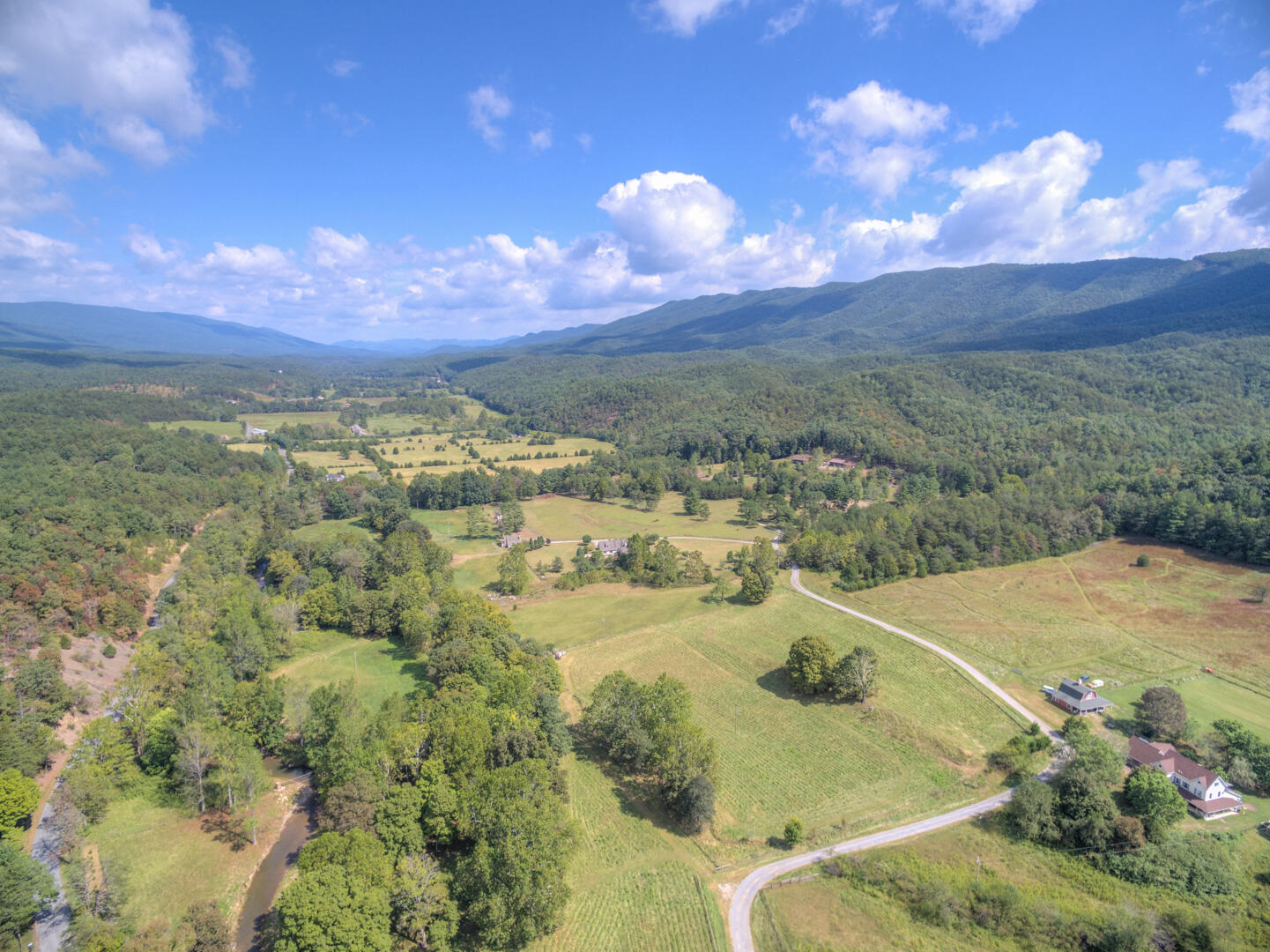 Catawba, Virginia, 24070, United States, 7 Bedrooms Bedrooms, ,6 BathroomsBathrooms,Residential,Active,1945254