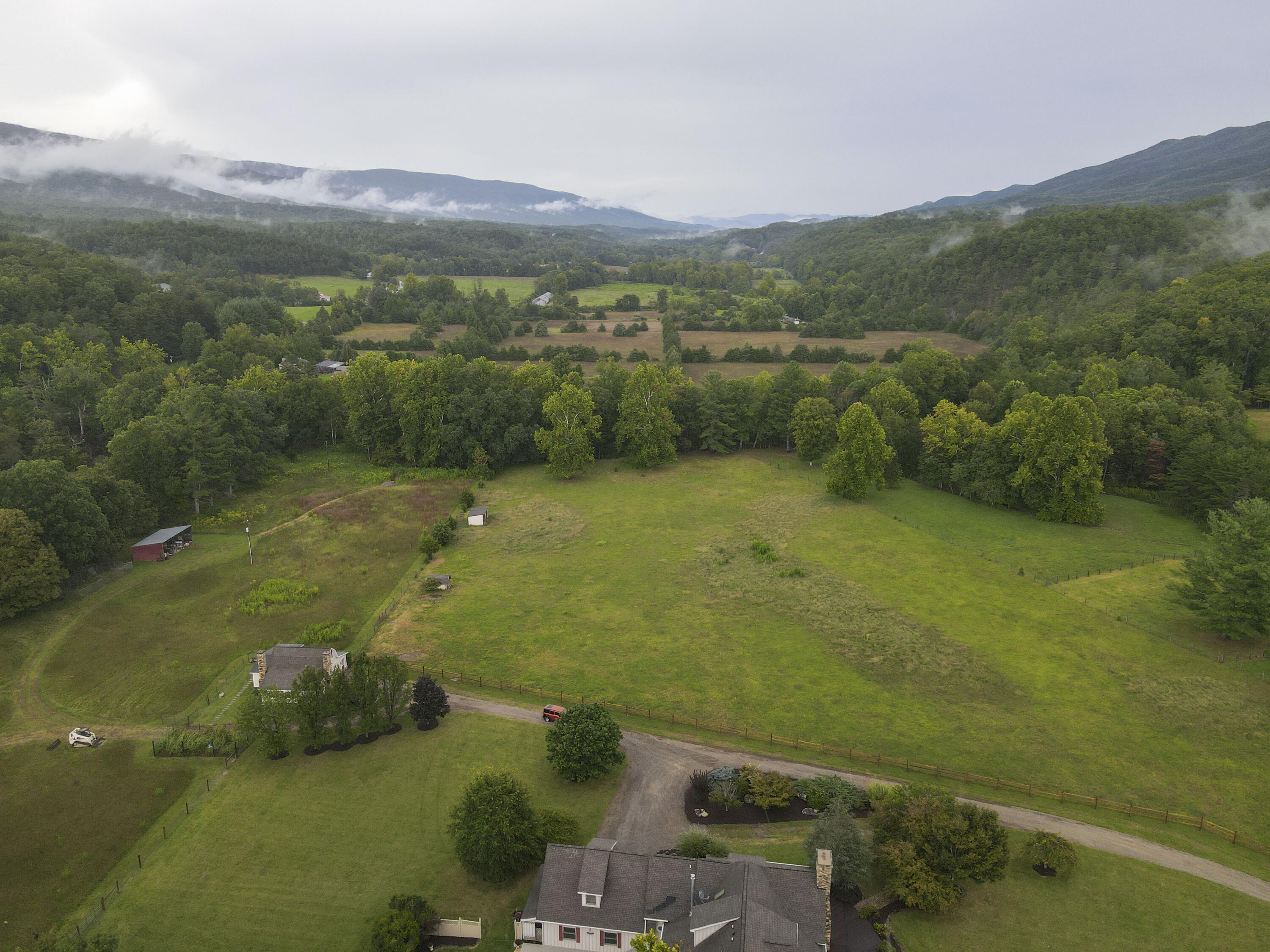 Catawba, Virginia, 24070, United States, 7 Bedrooms Bedrooms, ,6 BathroomsBathrooms,Residential,Active,1945254