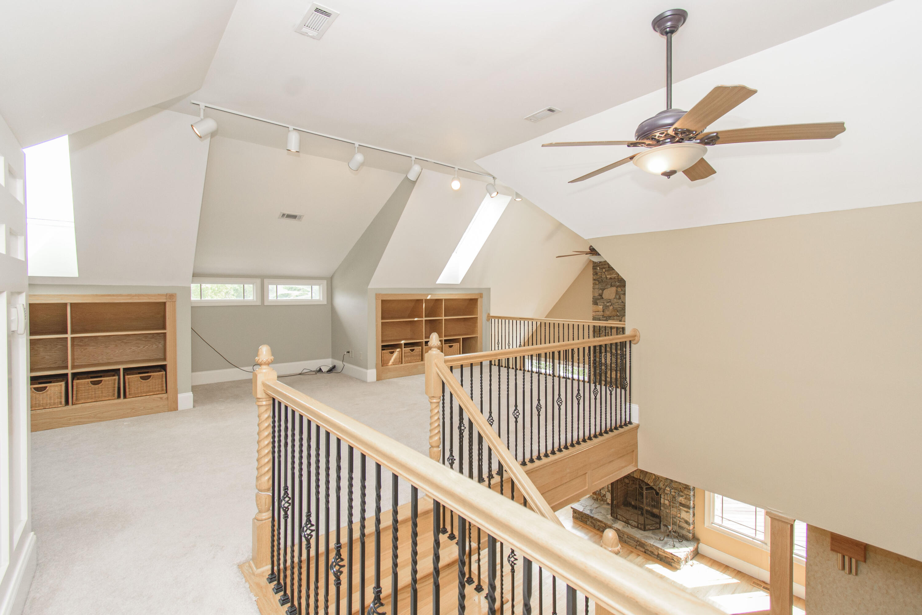 Catawba, Virginia, 24070, United States, 7 Bedrooms Bedrooms, ,6 BathroomsBathrooms,Residential,Active,1945254