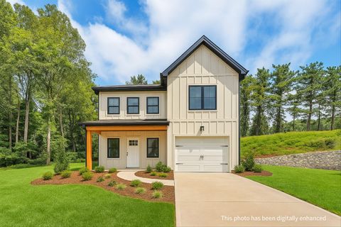 Photo of 300 ANDERSON ST, Rocky Mount, VA 24151 (MLS # 922216) Photo of 300 ANDERSON ST, Rocky Mount, VA 24151 (MLS # 922216)