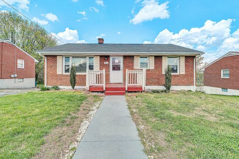 Homes For Sale - 5223 Victoria St<br/> Roanoke, VA 24017