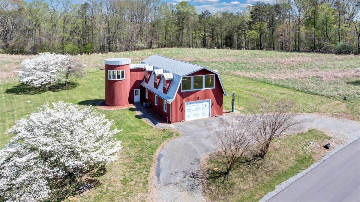 103 Crestview Rd, Wirtz, Virginia image 2