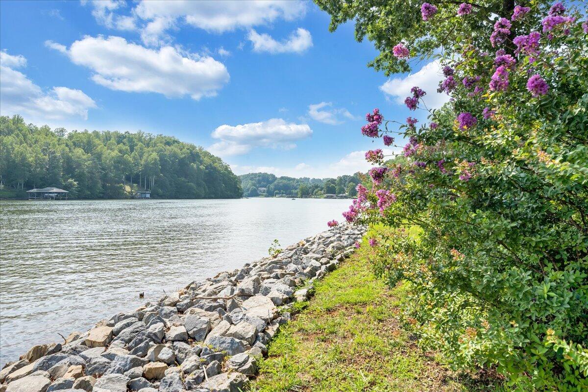 103 Crestview Rd, Wirtz, Virginia image 25