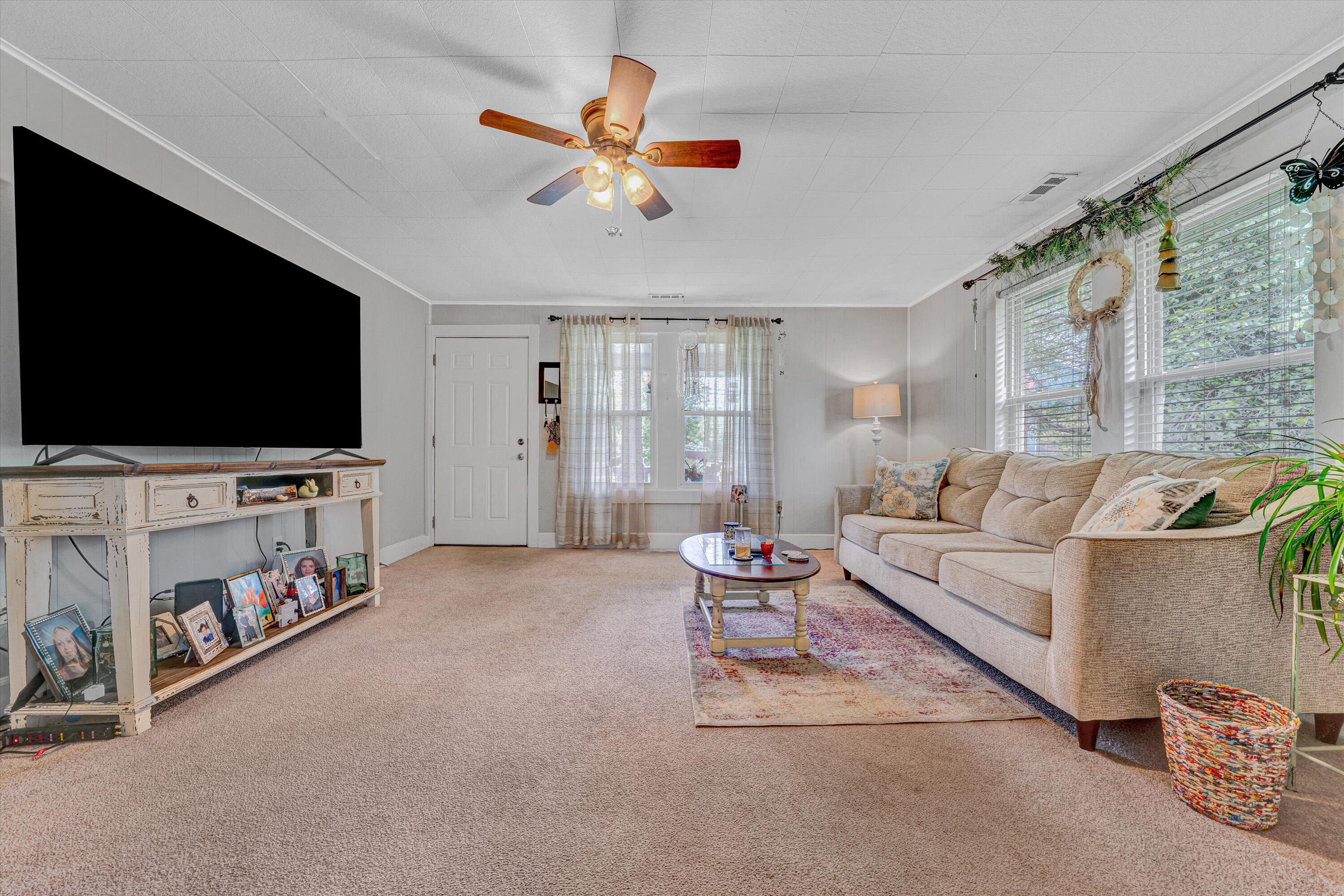 1514 Redwood Rd, Roanoke, Ohio image 5