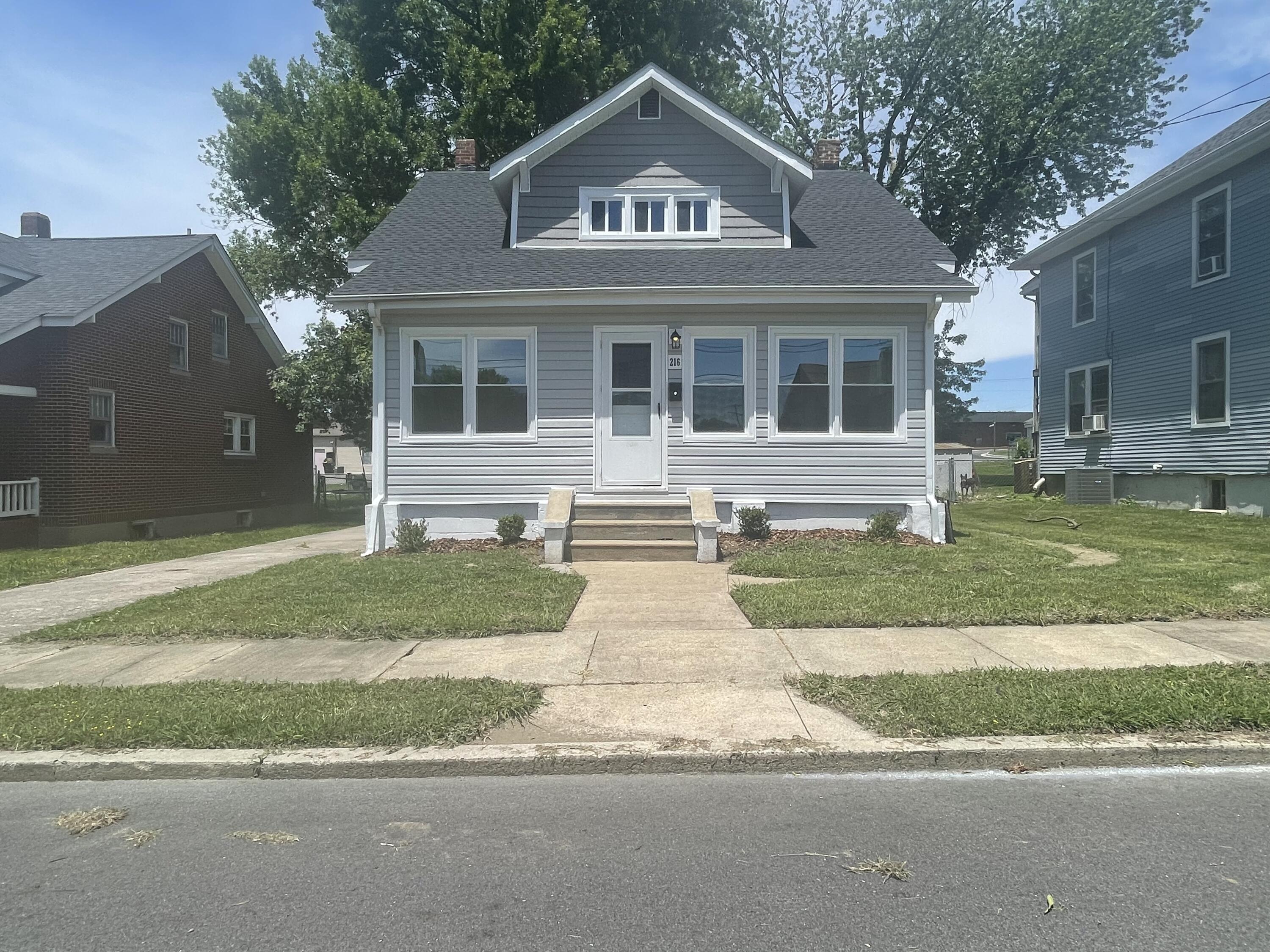 216 W Augusta Ave, Vinton, Virginia image 3