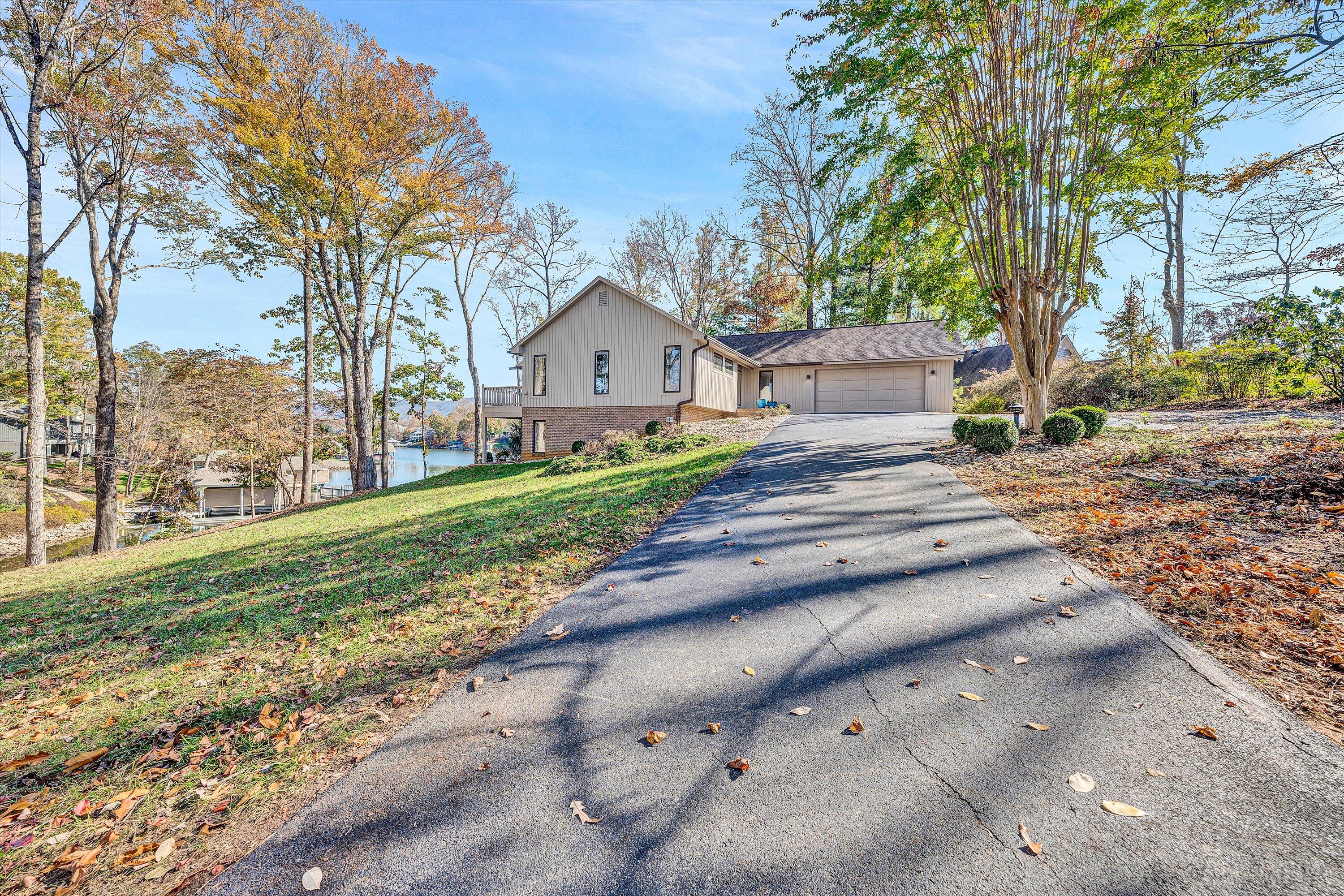 Penhook, Virginia 24137, United States, 4 Bedrooms Bedrooms, ,3 BathroomsBathrooms,Residential,Active,135570