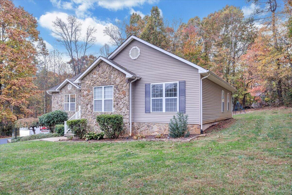 120 Woods Edge Dr, Rocky Mount, Virginia image 3