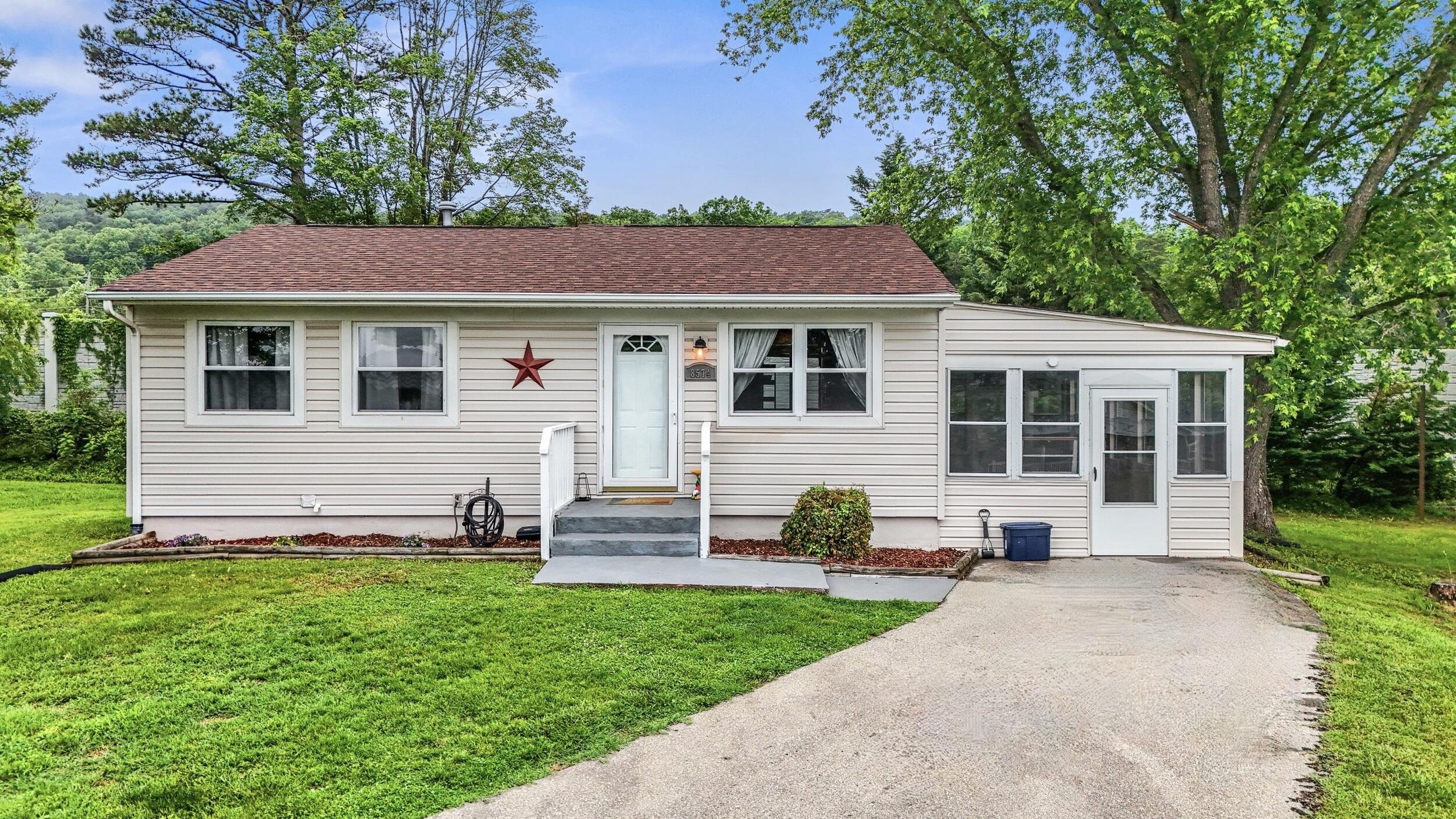 8574 Brubaker Dr, Roanoke, Virginia image 1