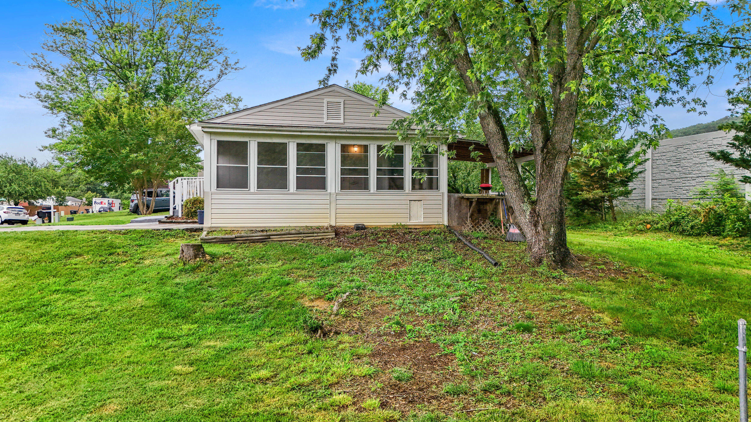 8574 Brubaker Dr, Roanoke, Virginia image 5