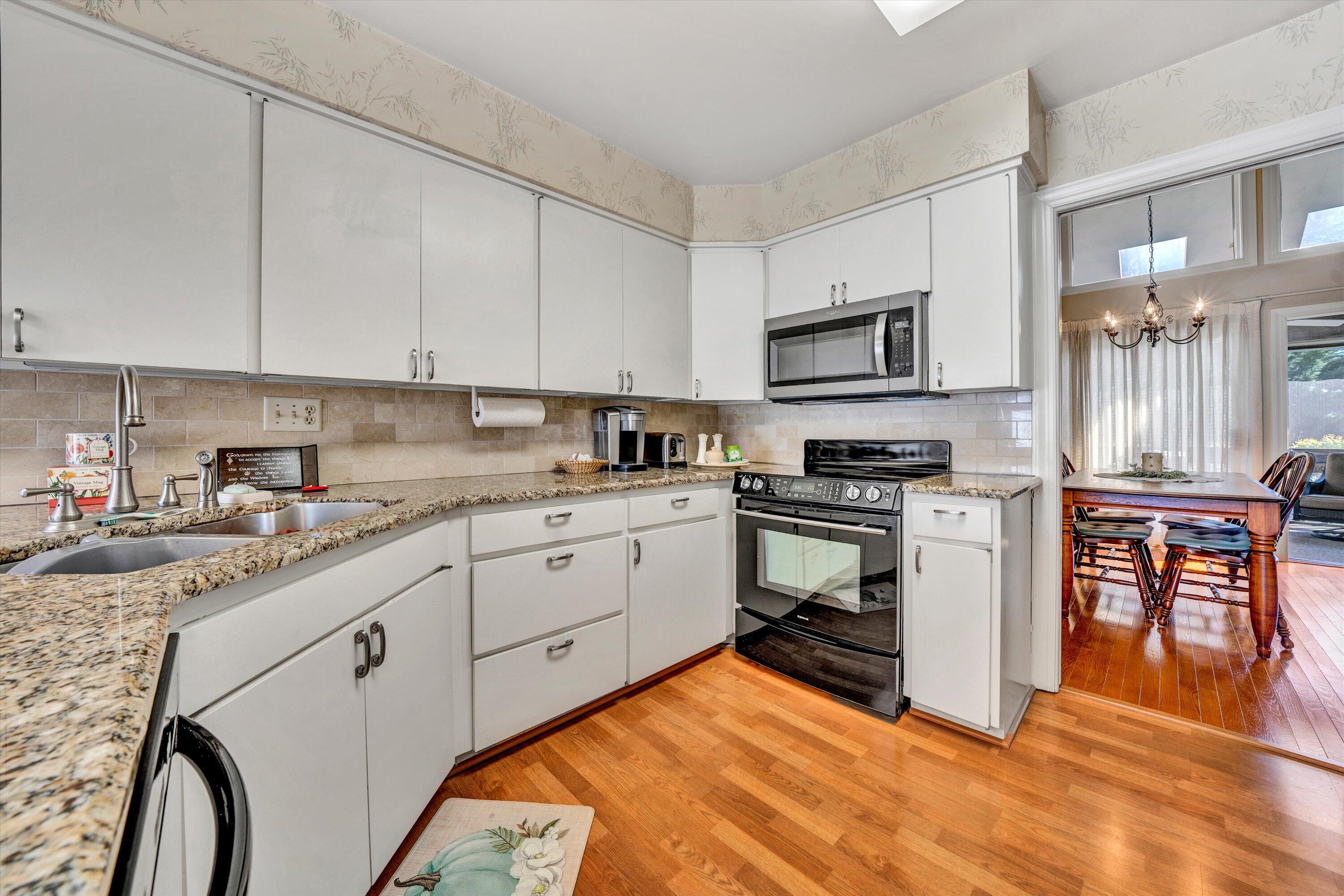 2533 South Clearing Rd, Salem, Virginia image 15