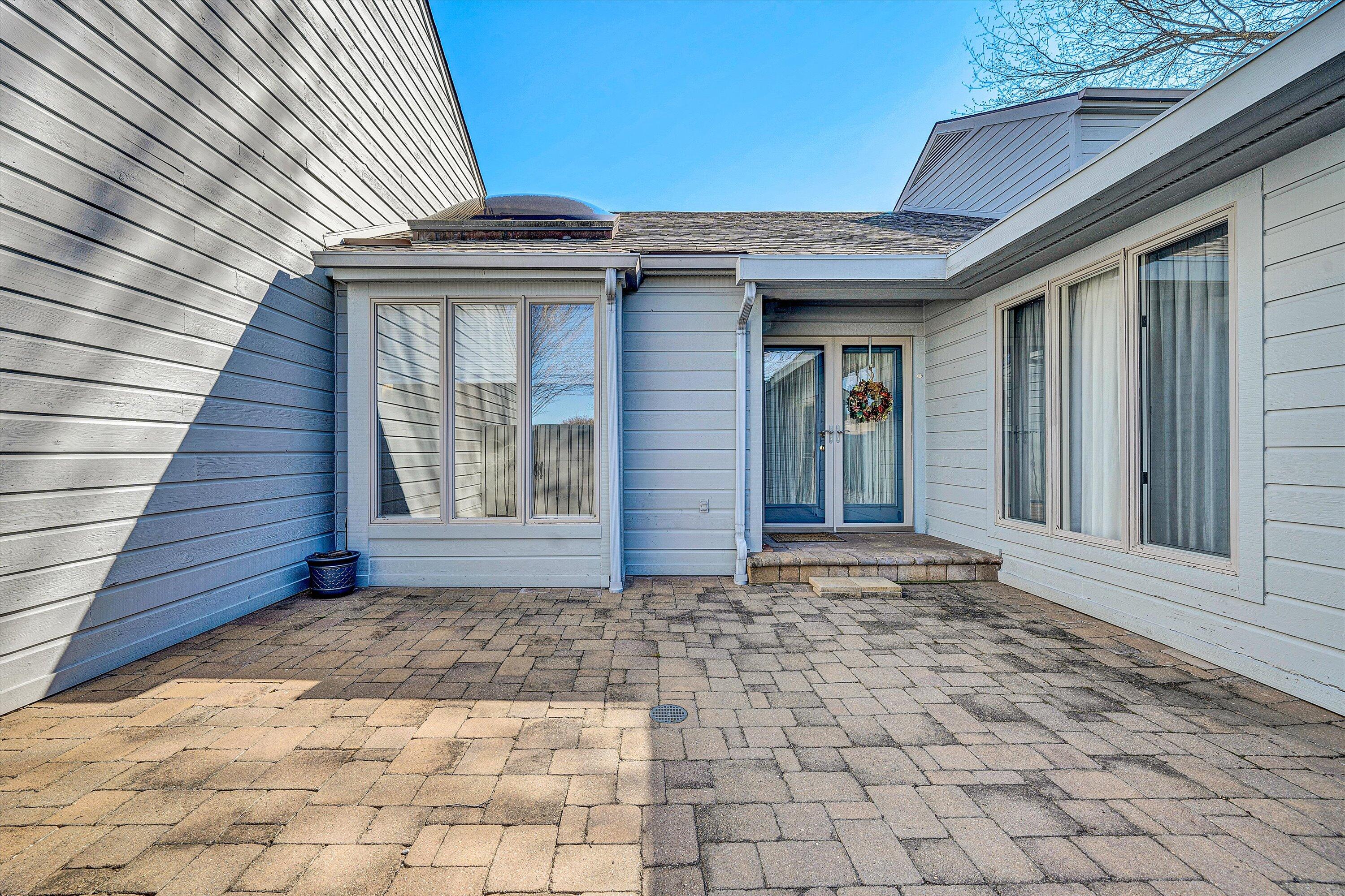 2533 South Clearing Rd, Salem, Virginia image 2