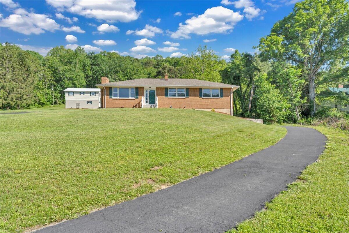 1104 Dolly Ann Dr, Covington, Virginia image 4