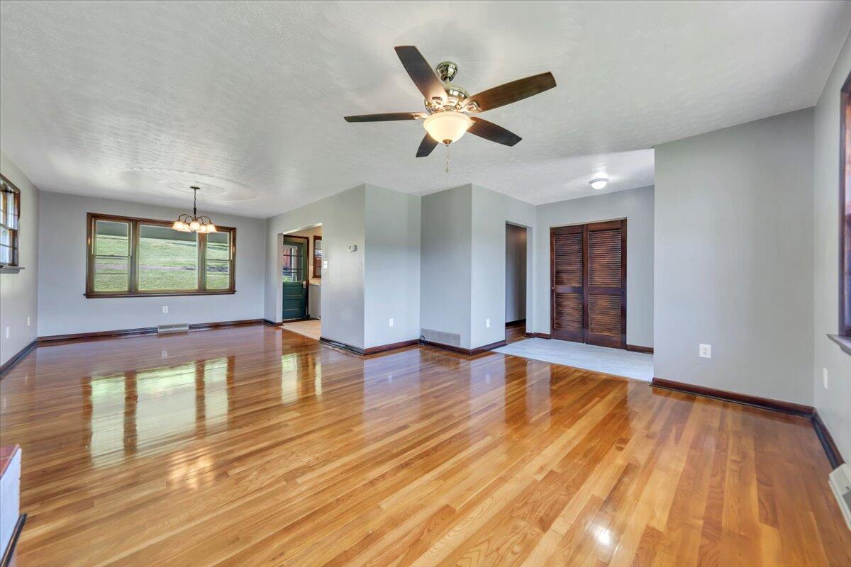 1104 Dolly Ann Dr, Covington, Virginia image 11