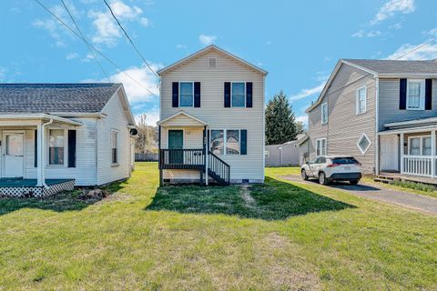 Homes For Sale - 902 Bowman Ave<br/> Salem, VA 24153