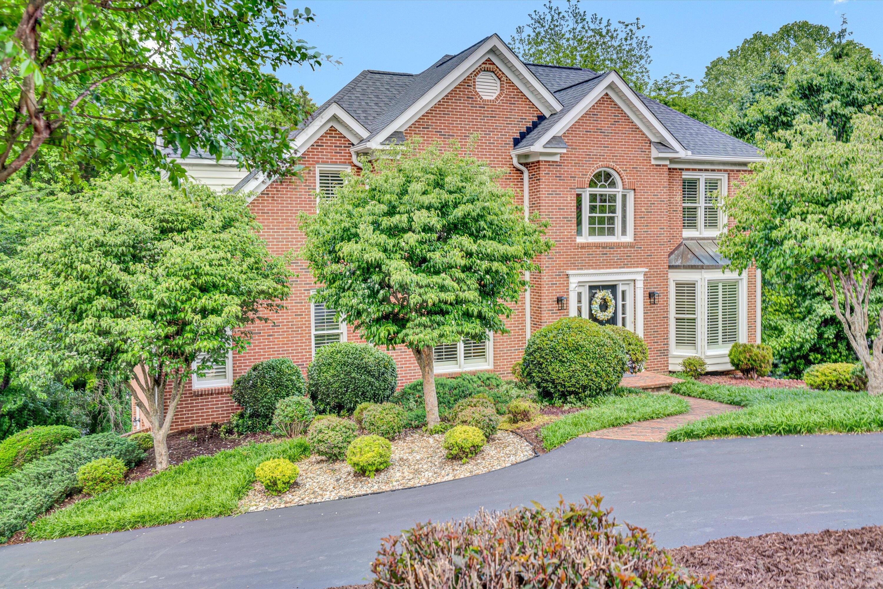 3615 Larson Oaks Dr, Roanoke, Virginia image 2