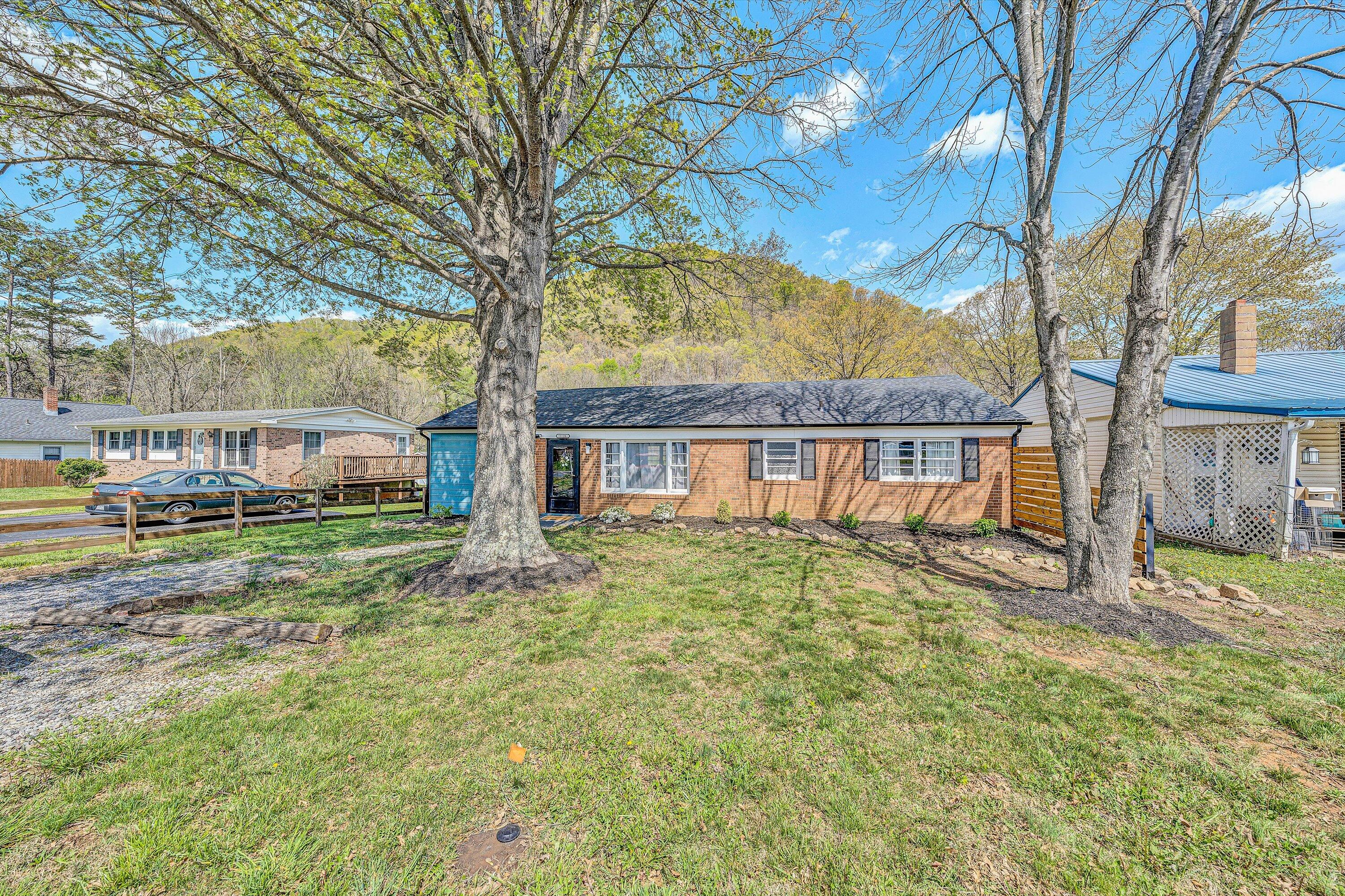 1126 Anderson St, Glasgow, Virginia image 3