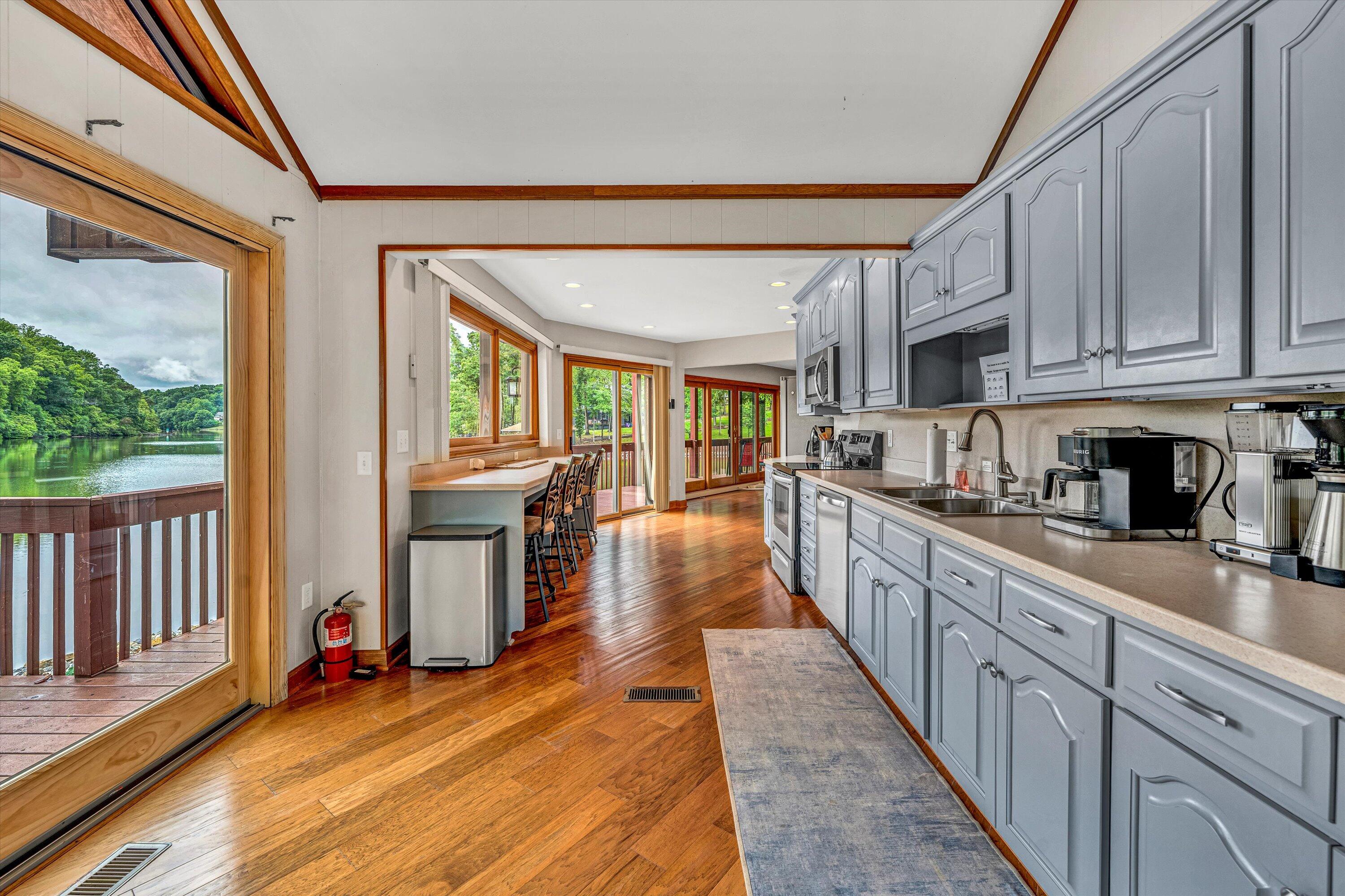 510 Crestview Rd, Wirtz, Virginia image 15
