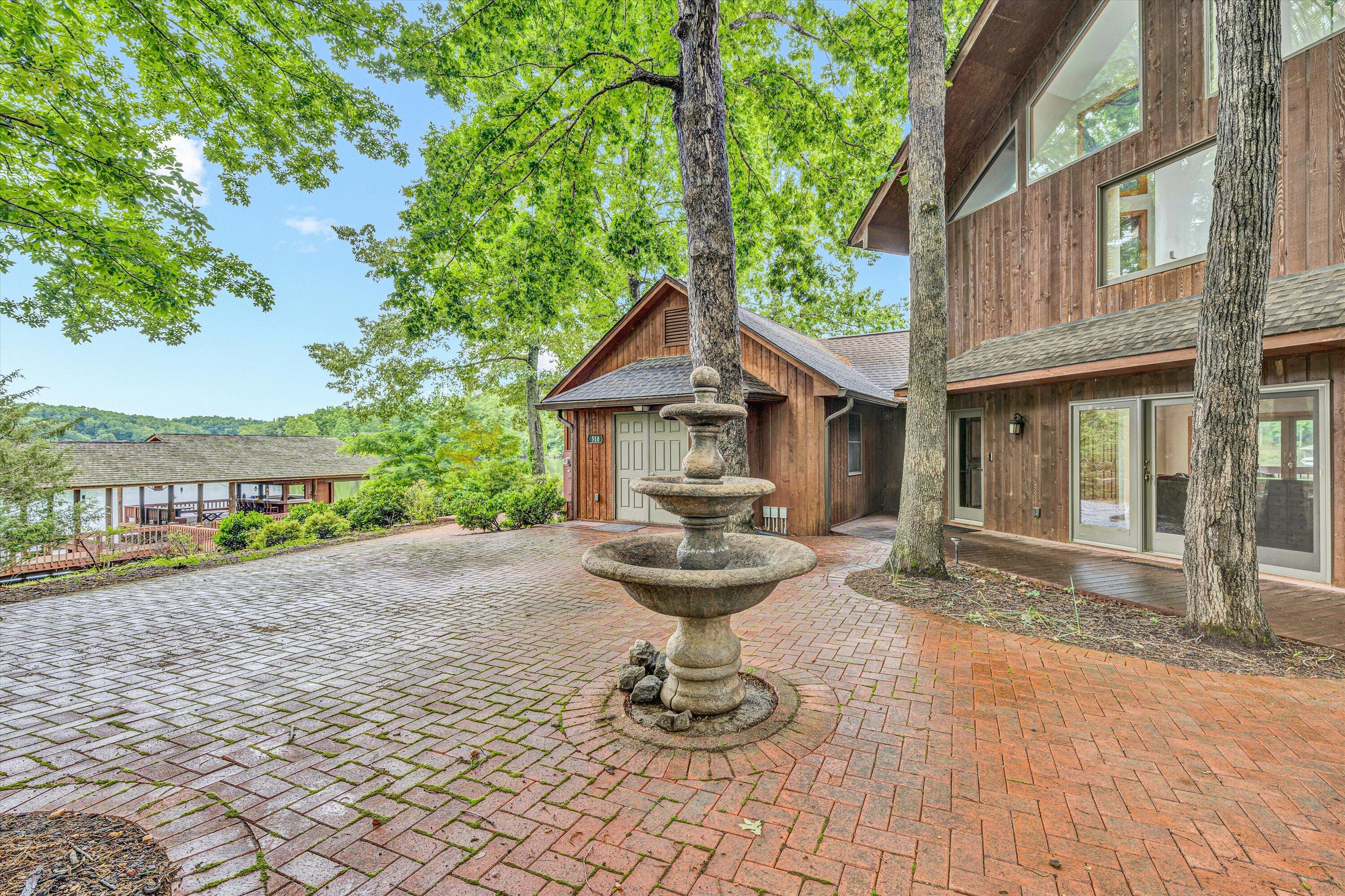 510 Crestview Rd, Wirtz, Virginia image 6