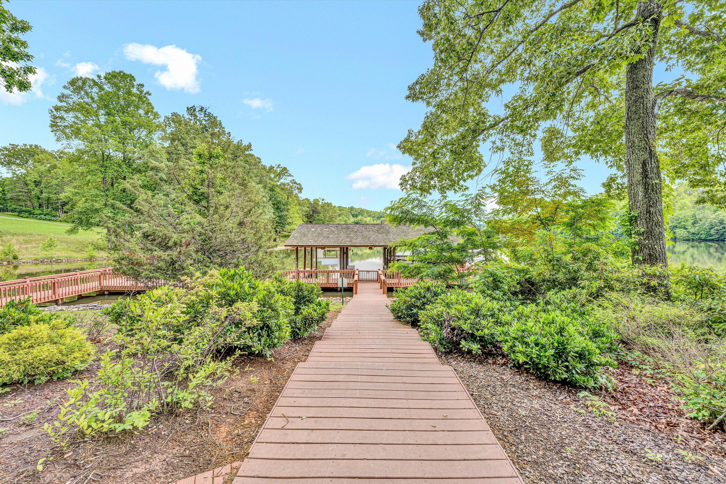 510 Crestview Rd, Wirtz, Virginia image 36
