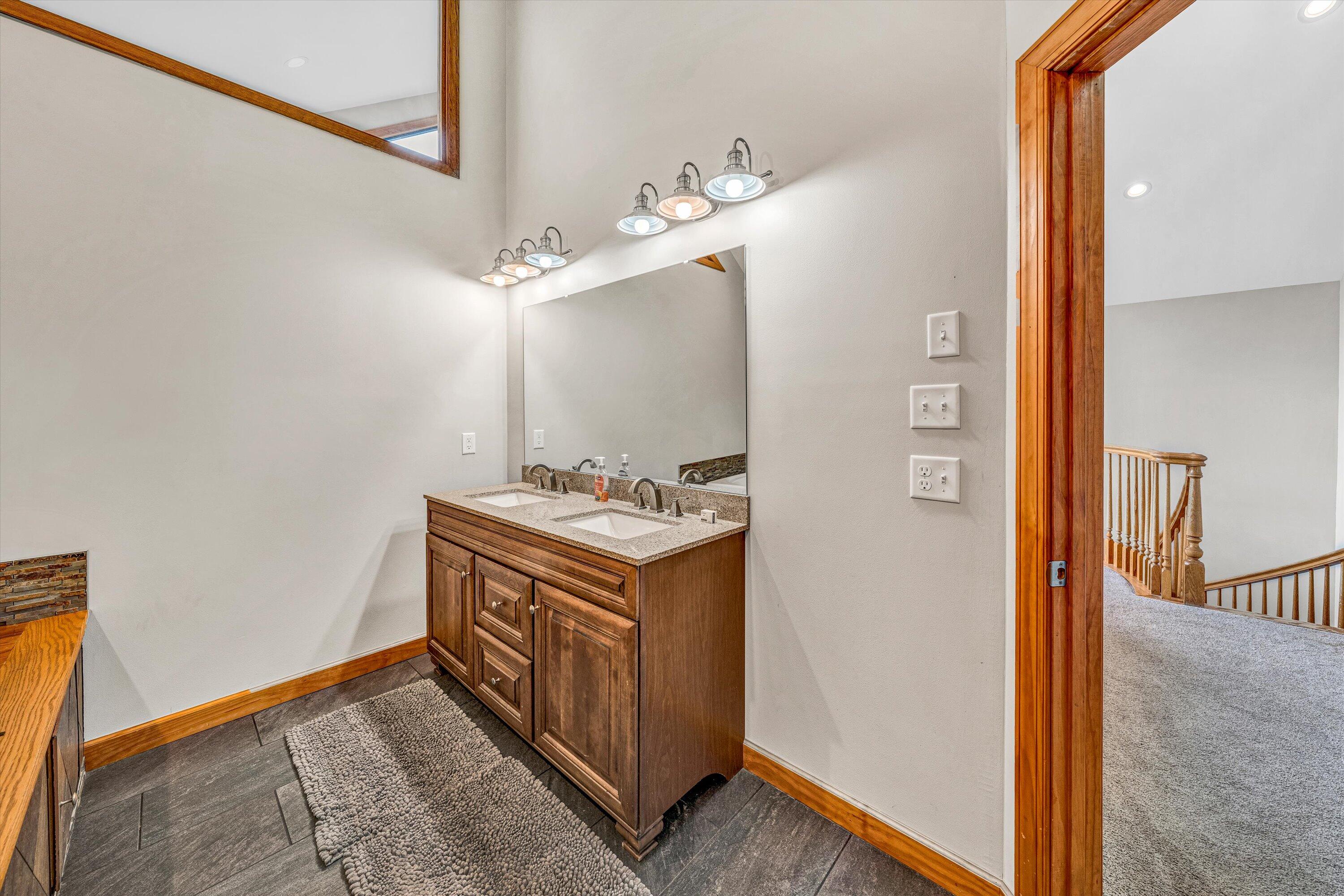 510 Crestview Rd, Wirtz, Virginia image 32