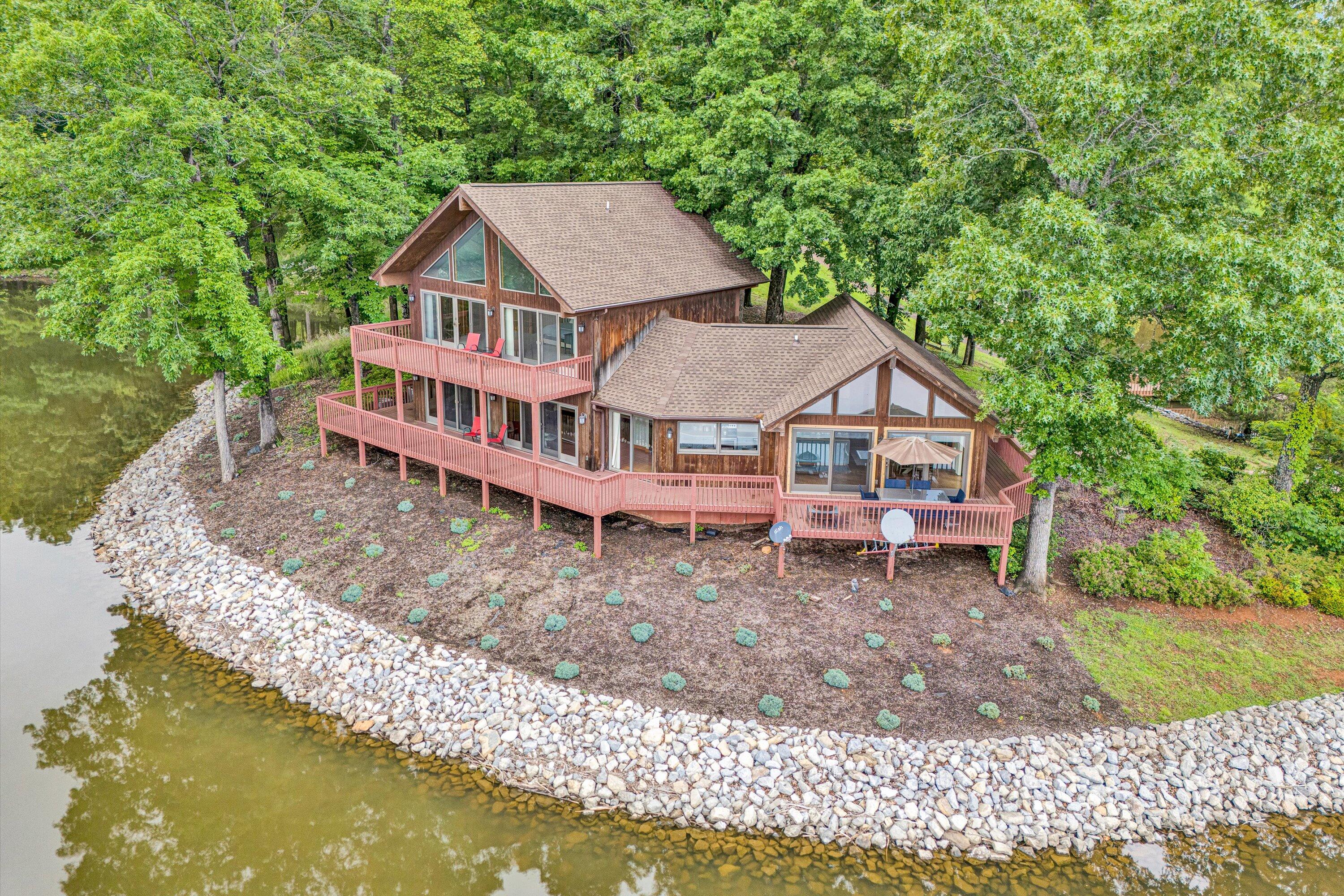 510 Crestview Rd, Wirtz, Virginia image 3