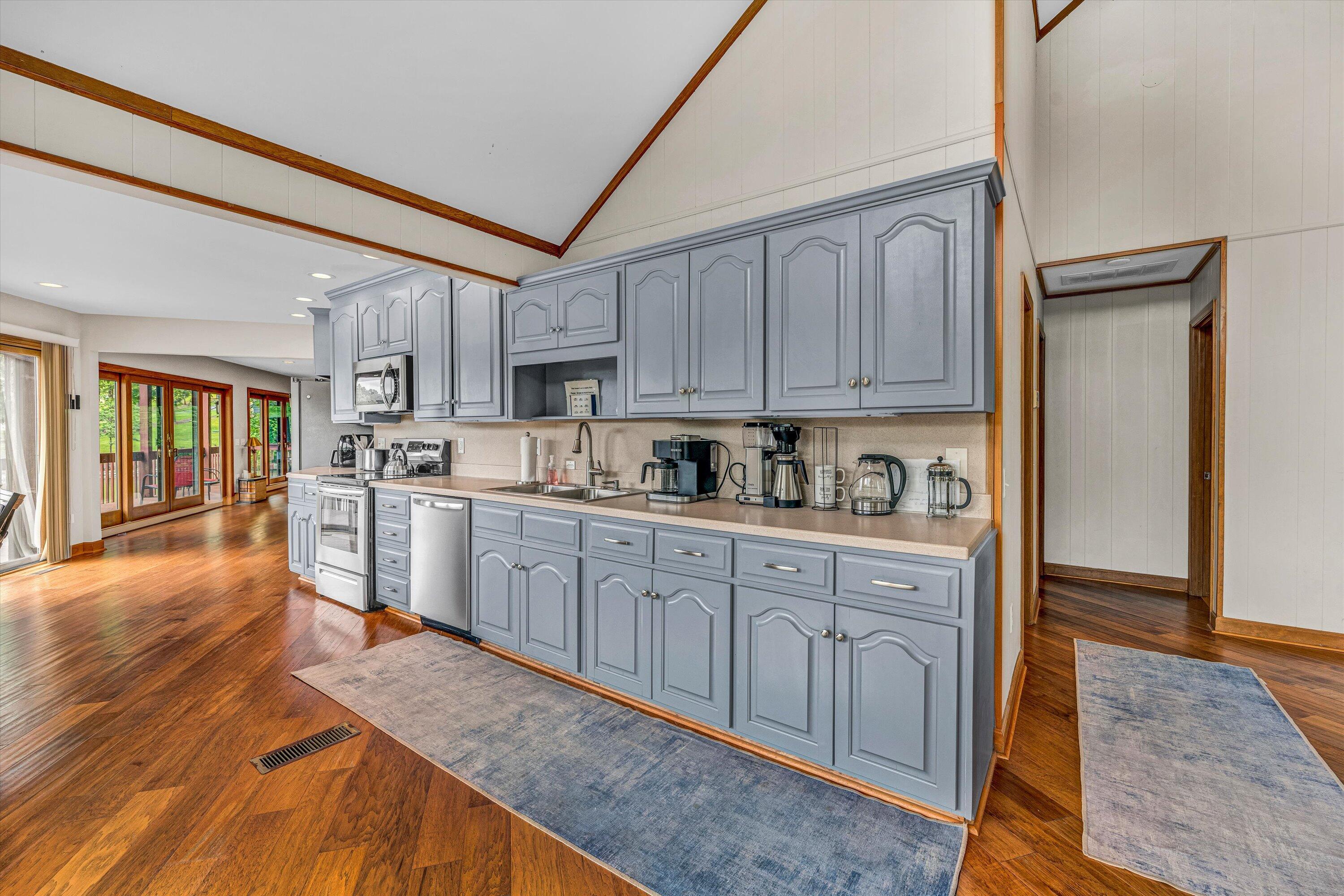 510 Crestview Rd, Wirtz, Virginia image 16