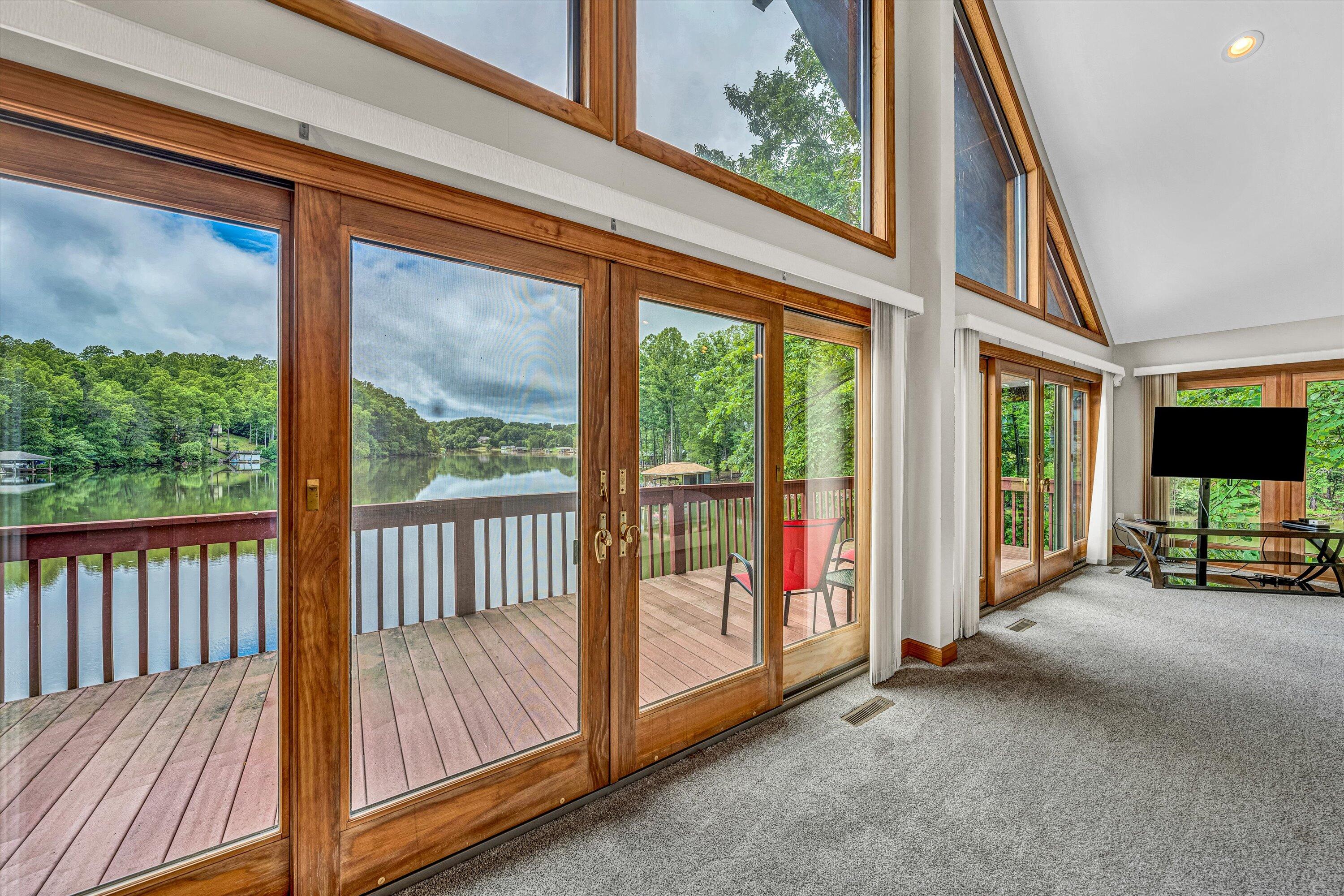 510 Crestview Rd, Wirtz, Virginia image 29