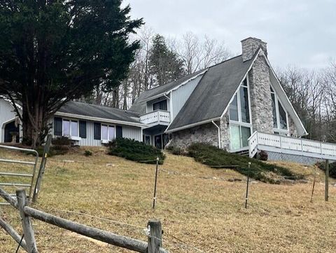 Homes For Sale - 384 Easy Slope Ln<br/> New Castle, VA 24127