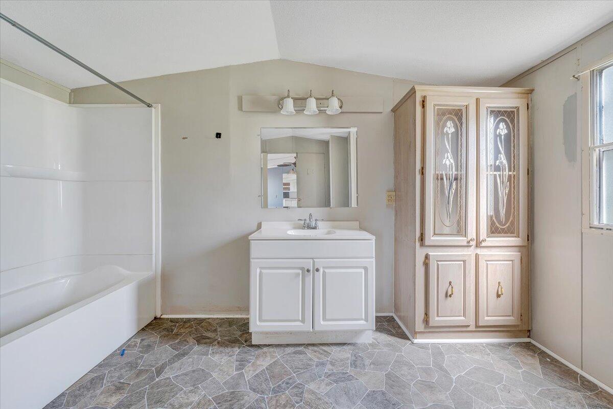 2733 Chestnut Fork Rd, Bedford, Virginia image 15