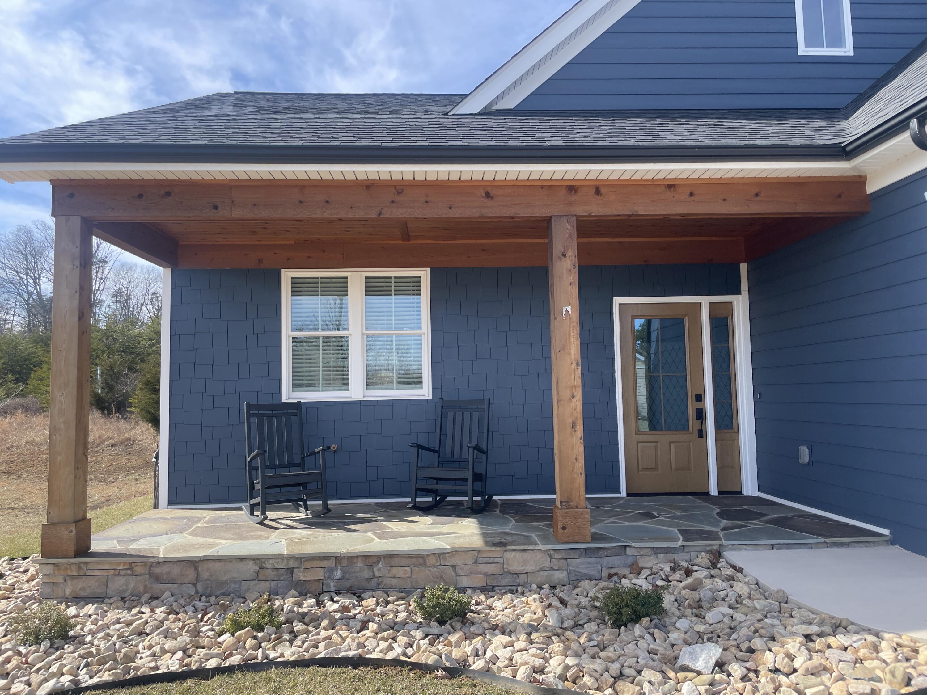 1054 Barrow Hills Dr, Huddleston, Virginia image 2