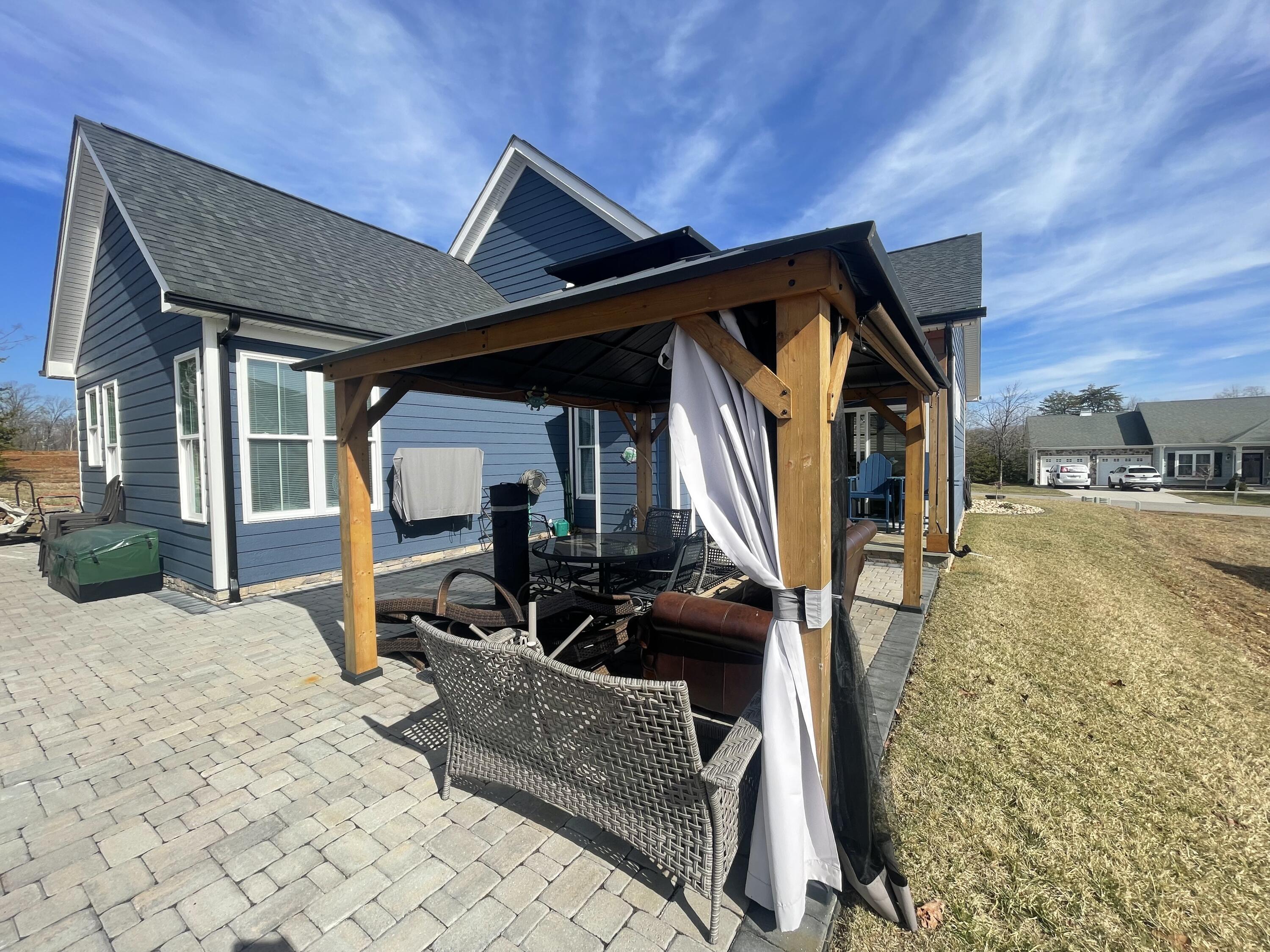 1054 Barrow Hills Dr, Huddleston, Virginia image 14