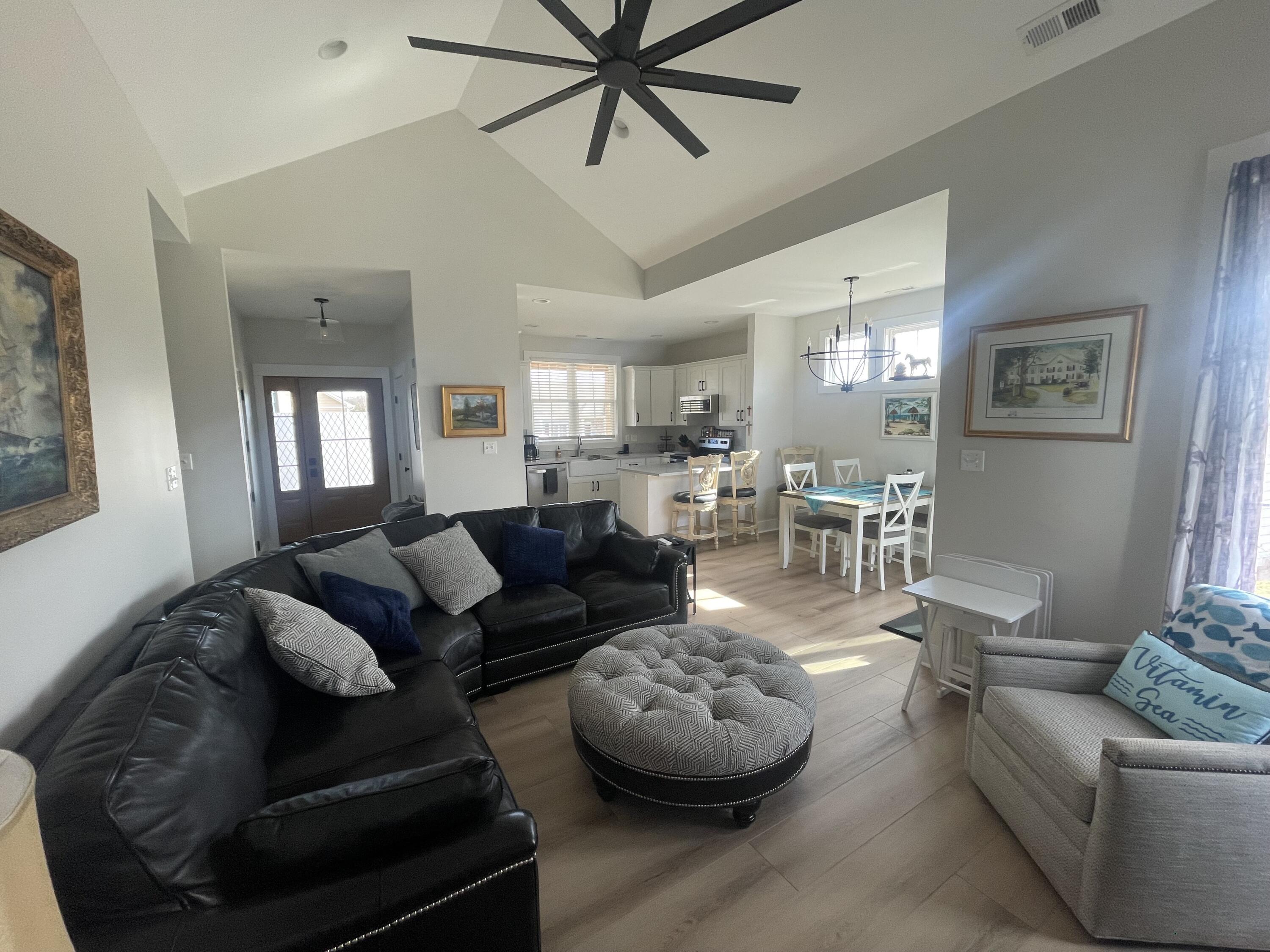 1054 Barrow Hills Dr, Huddleston, Virginia image 5