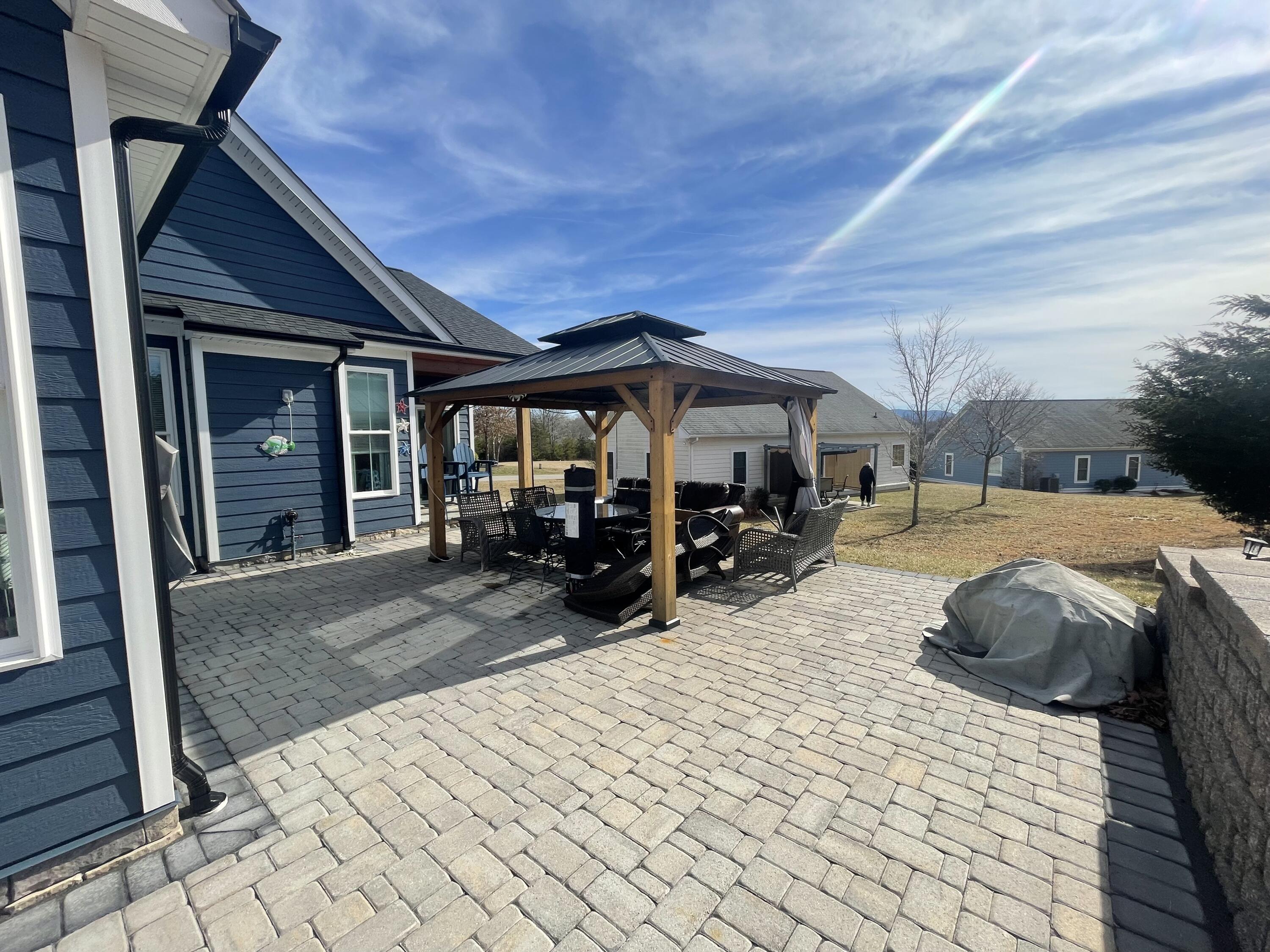1054 Barrow Hills Dr, Huddleston, Virginia image 13