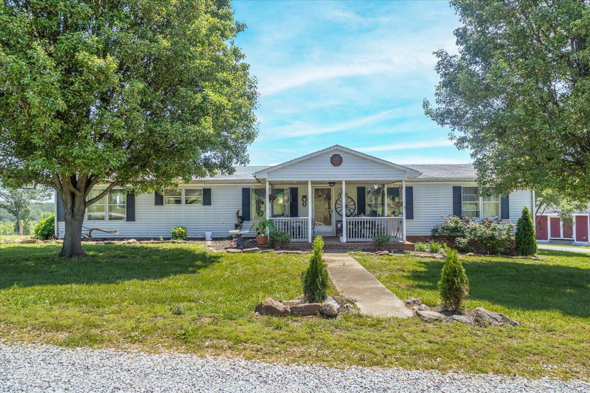 560 Tomahawk Mill Rd, Chatham, Virginia image 1